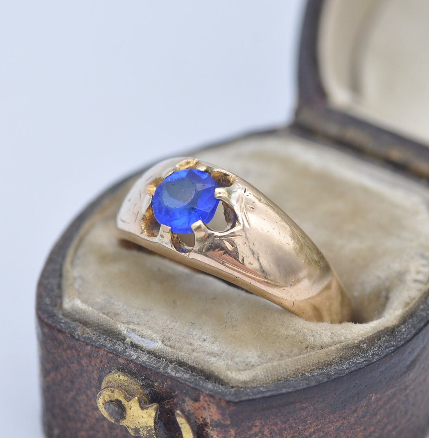 Antique Victorian 18ct Gold Blue Paste Ring 1868 - UK Size - O / US Size - 7 1/4