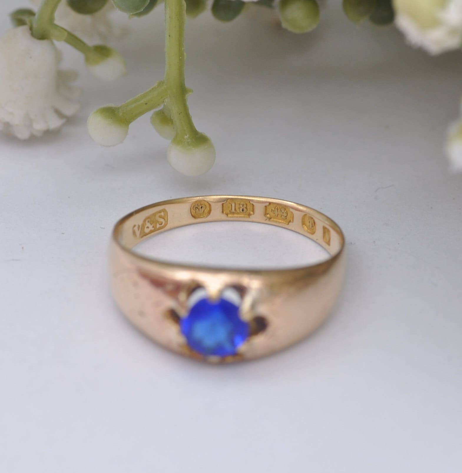 Antique Victorian 18ct Gold Blue Paste Ring 1868 - UK Size - O / US Size - 7 1/4