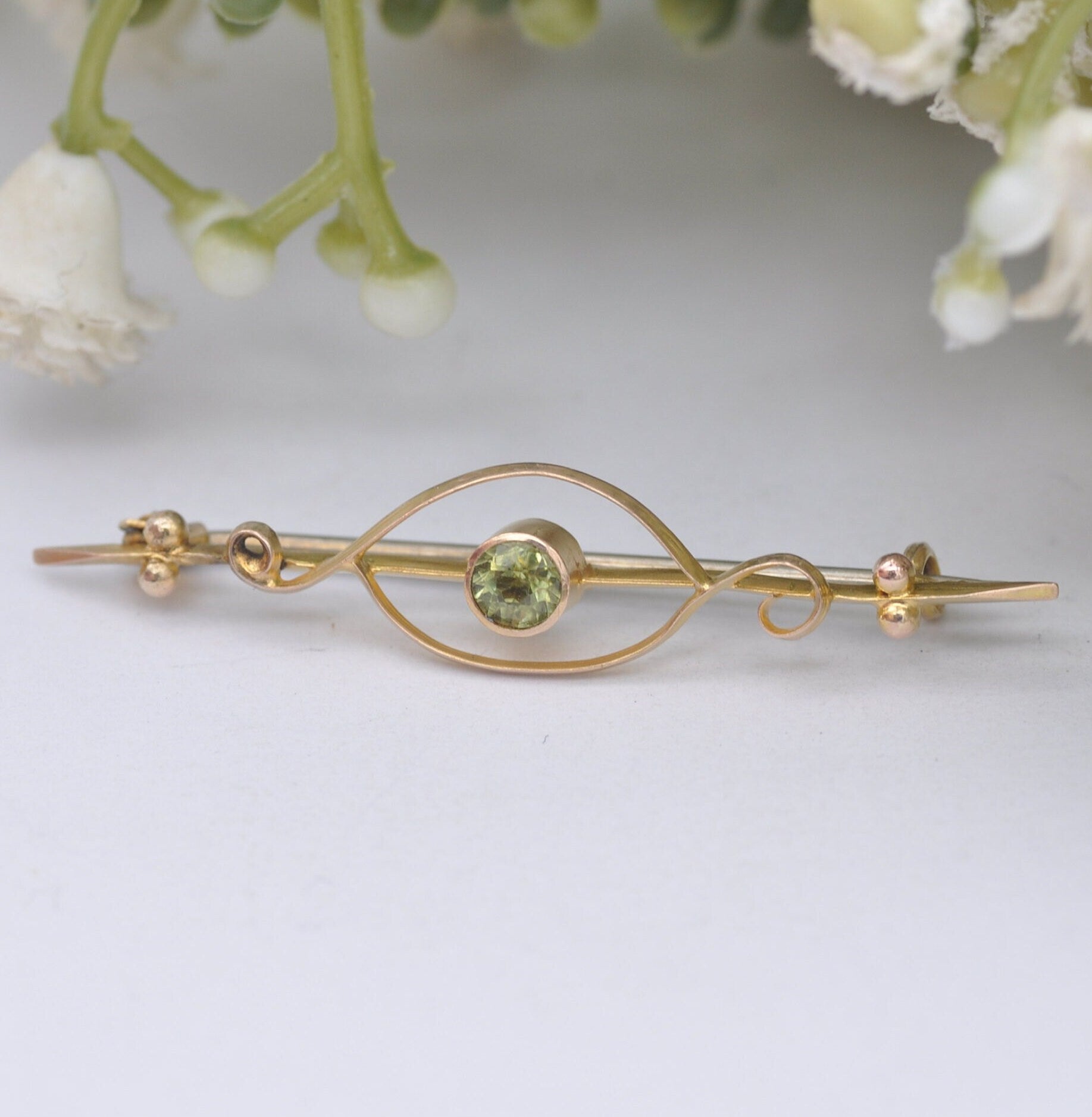 Antique 9ct Gold Peridot Bar Brooch - Edwardian Gold Jewellery