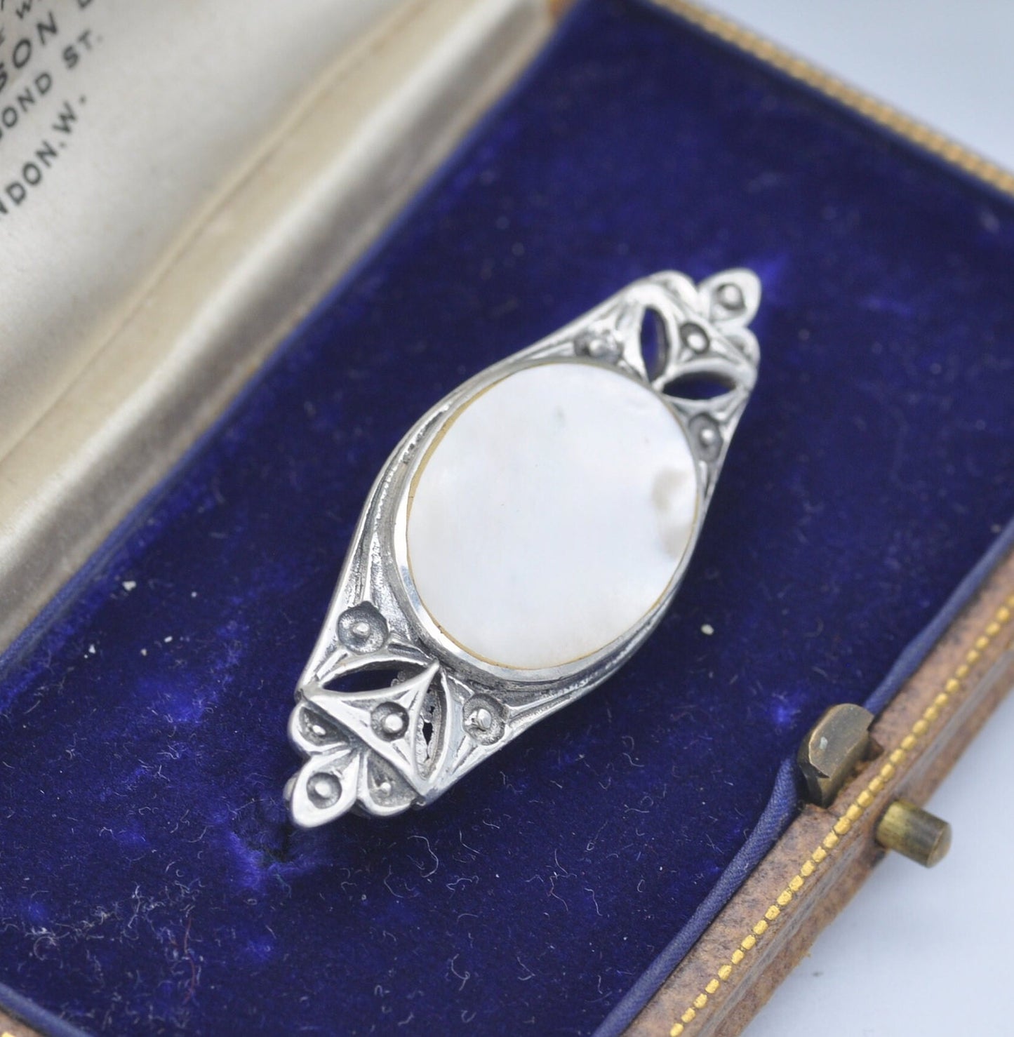 Vintage Sterling Silver Mother of Pearl Brooch - Ornate Leaf Design | Oval Shape