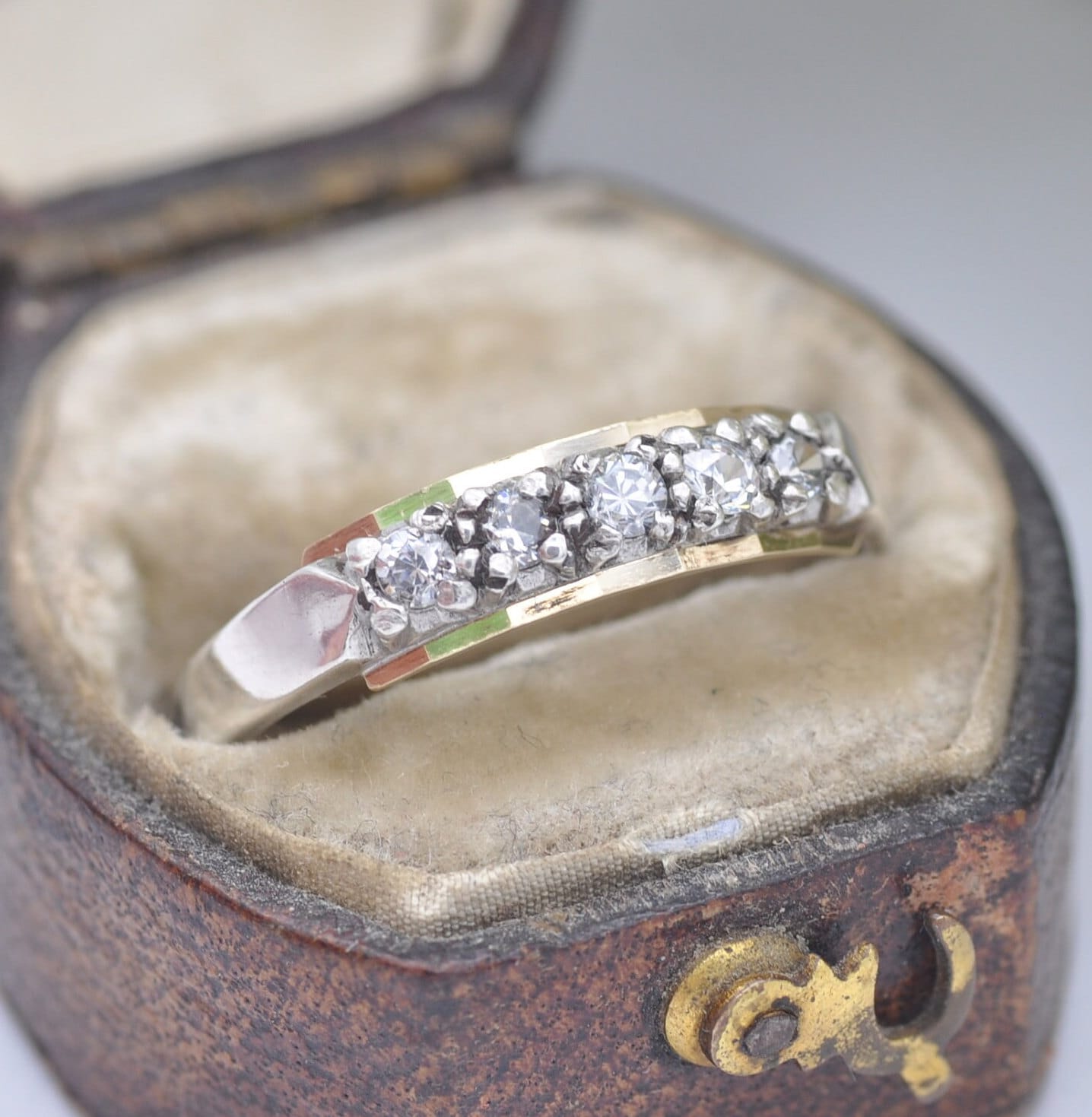 Vintage 9ct Gold & Sterling Silver Cubic Zirconia Ring - Sparkly Five Stone Band | UK Size - P 1/2 | US Size - 7 3/4