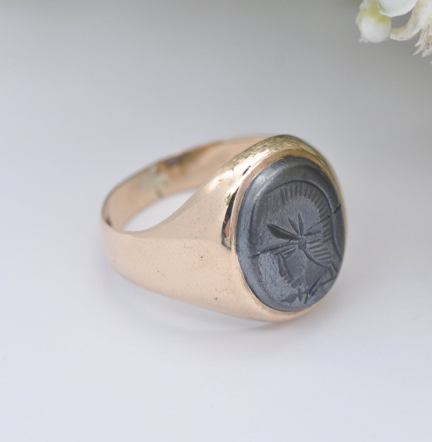 Vintage 9ct Gold Hematite Intaglio Signet Ring 1964 - Roman Soldier | UK Size - R | US Size - 8 3/4