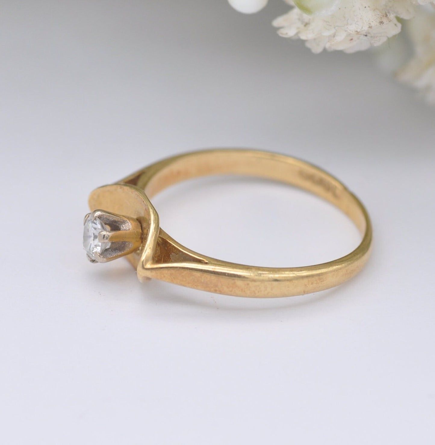 Vintage 18ct Gold Diamond Solitaire Engagement Ring - Unusual Shape | Curved Band | UK Size - L | US Size - 5 3/4