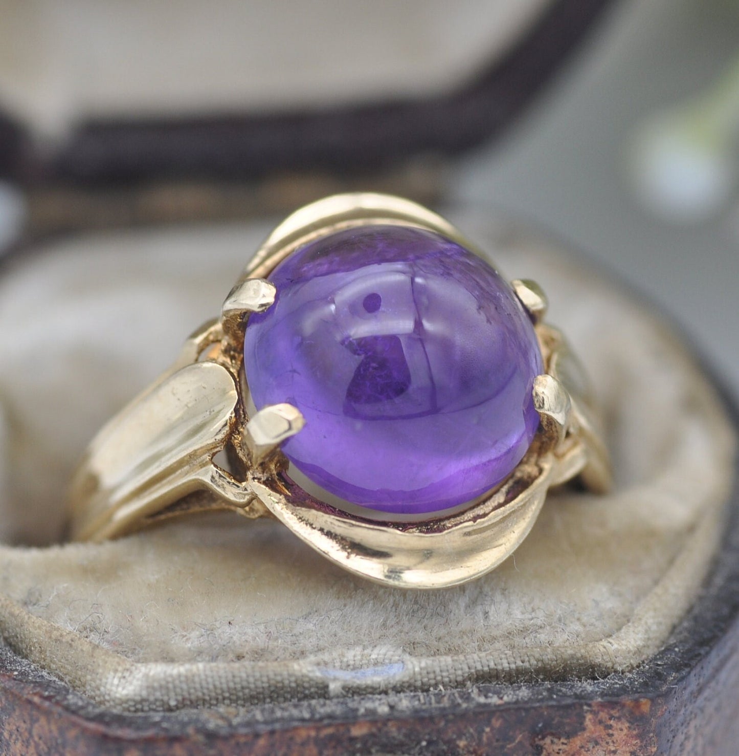 Vintage 9ct Gold Amethyst Ring 1989 - Unusual Cabochon Amethyst | UK Size - K | US Size - 5 1/4