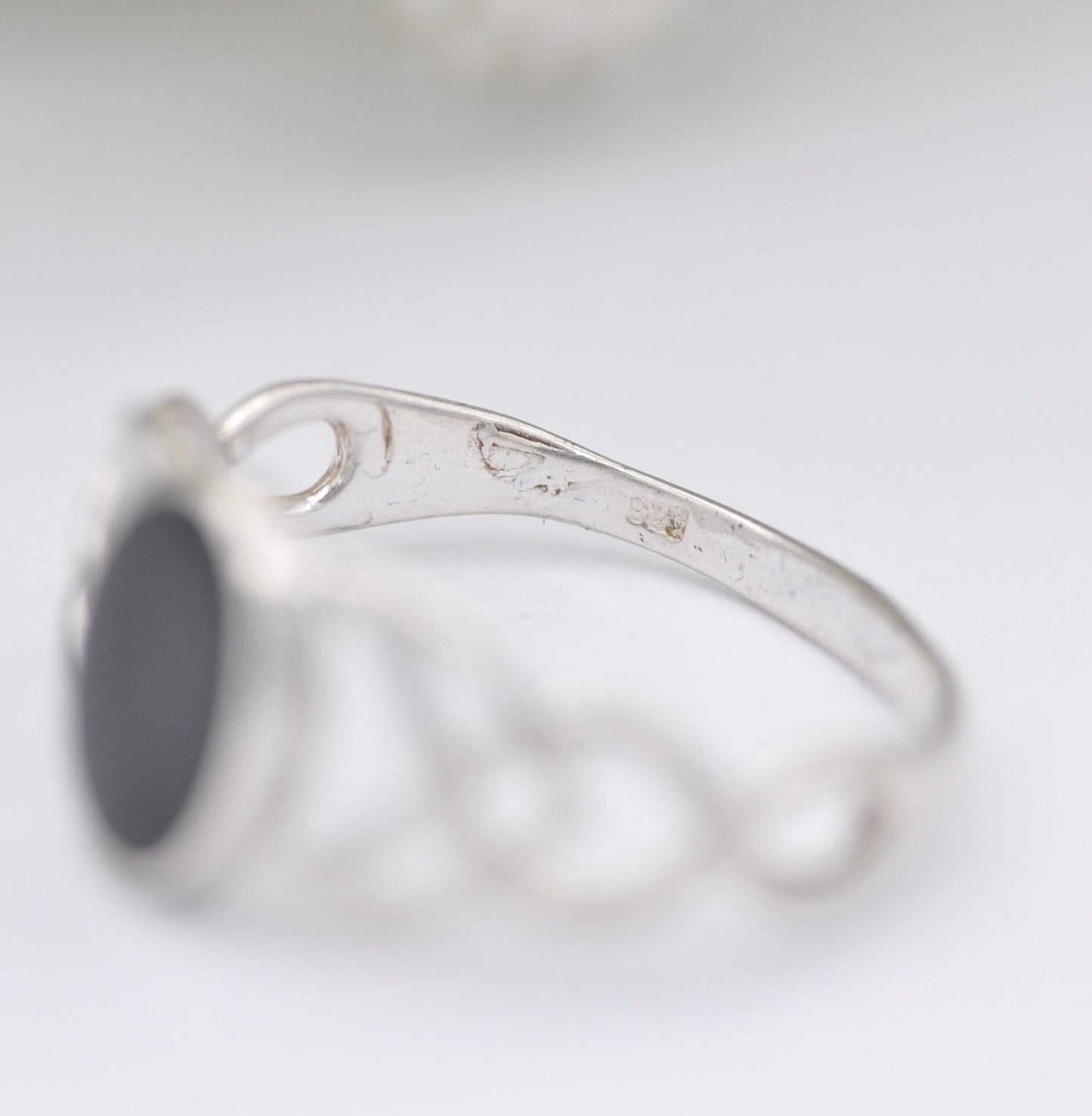 Vintage Sterling Silver Onyx Ring - Celtic Twist Band | UK Size - N / US Size - 6 3/4