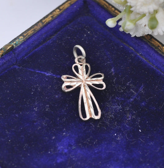 Vintage 9ct White Gold Cross Pendant with Diamond Cut Design