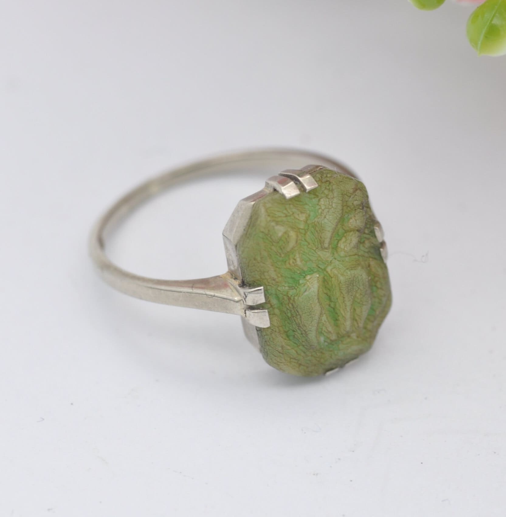 Antique Art Deco 9ct White Gold Ring with Early Plastic Green Stone - Unusual Egyptian Revival Style | UK Size - N | US Size - 6 3/4