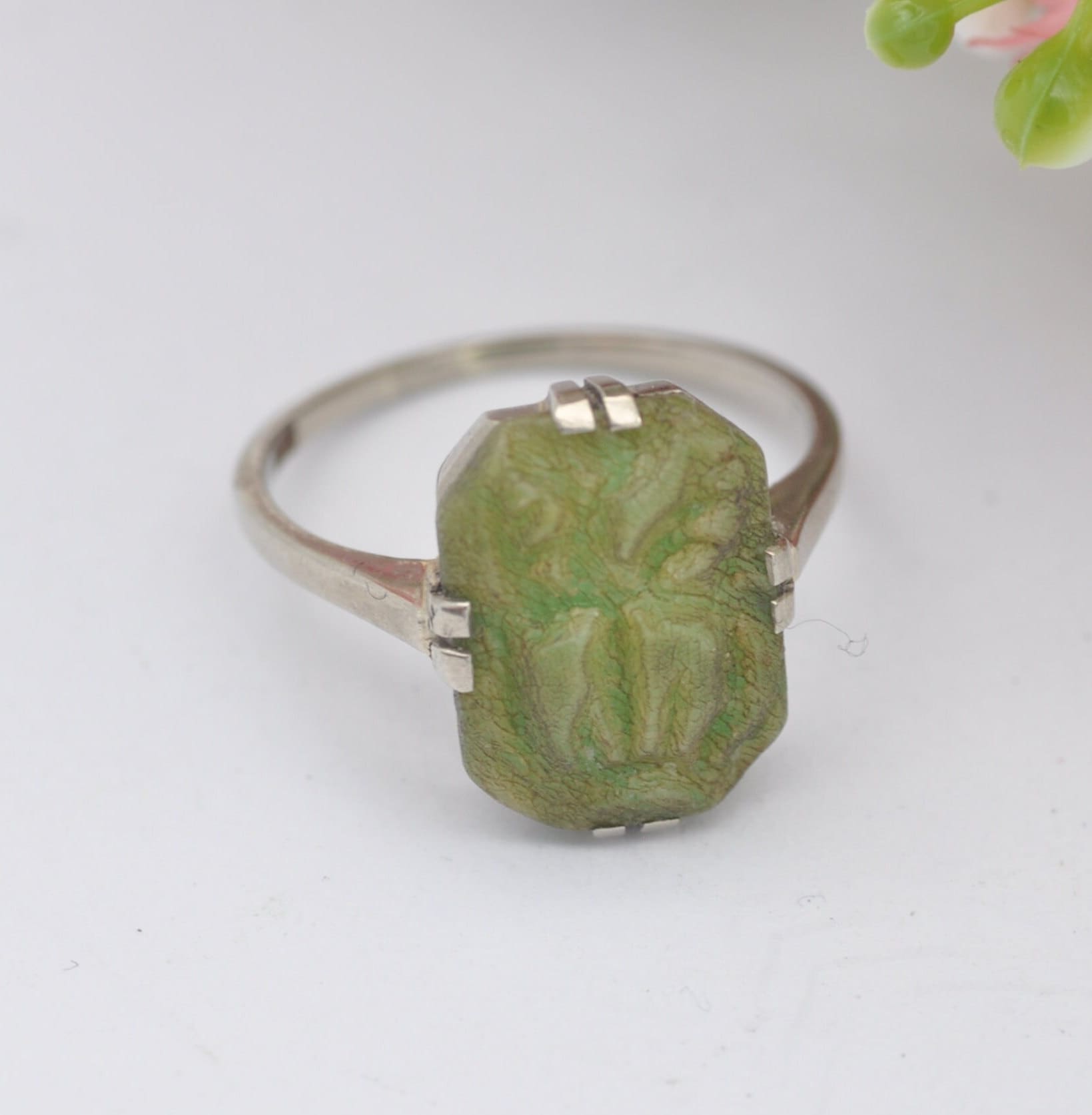 Antique Art Deco 9ct White Gold Ring with Early Plastic Green Stone - Unusual Egyptian Revival Style | UK Size - N | US Size - 6 3/4