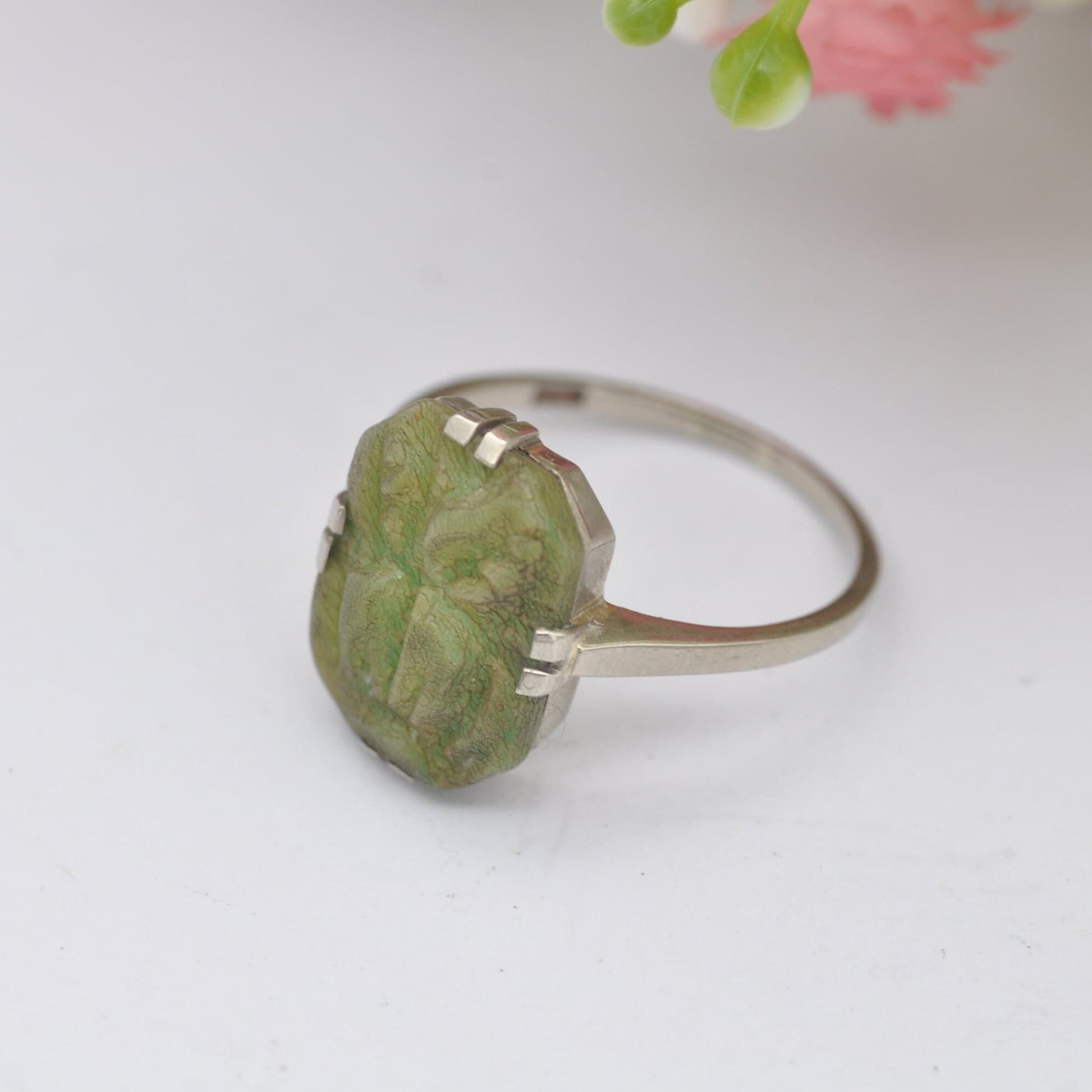 Antique Art Deco 9ct White Gold Ring with Early Plastic Green Stone - Unusual Egyptian Revival Style | UK Size - N | US Size - 6 3/4