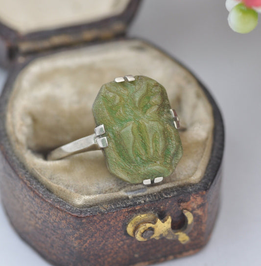 Antique Art Deco 9ct White Gold Ring with Early Plastic Green Stone - Unusual Egyptian Revival Style | UK Size - N | US Size - 6 3/4