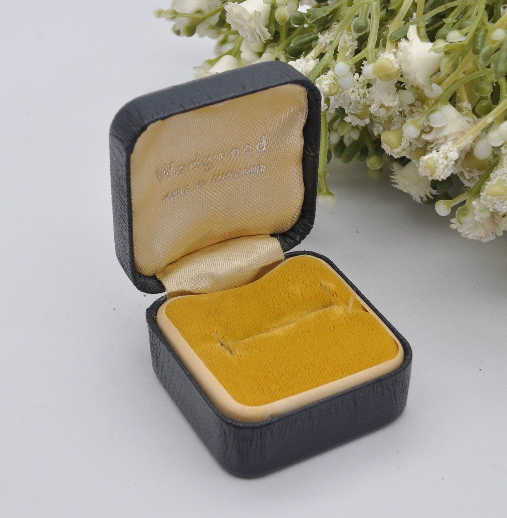 Vintage Wedgwood Ring Box - Blue with Mustard Yellow Interior | Leather Effect