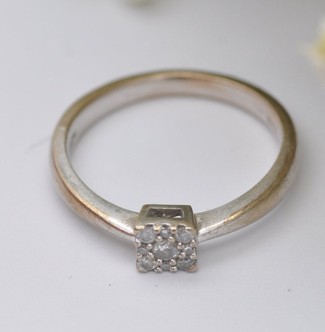 Vintage 9ct White Gold Diamond Engagement Ring - 0.15 Carats | UK Size - O | US Size - 7