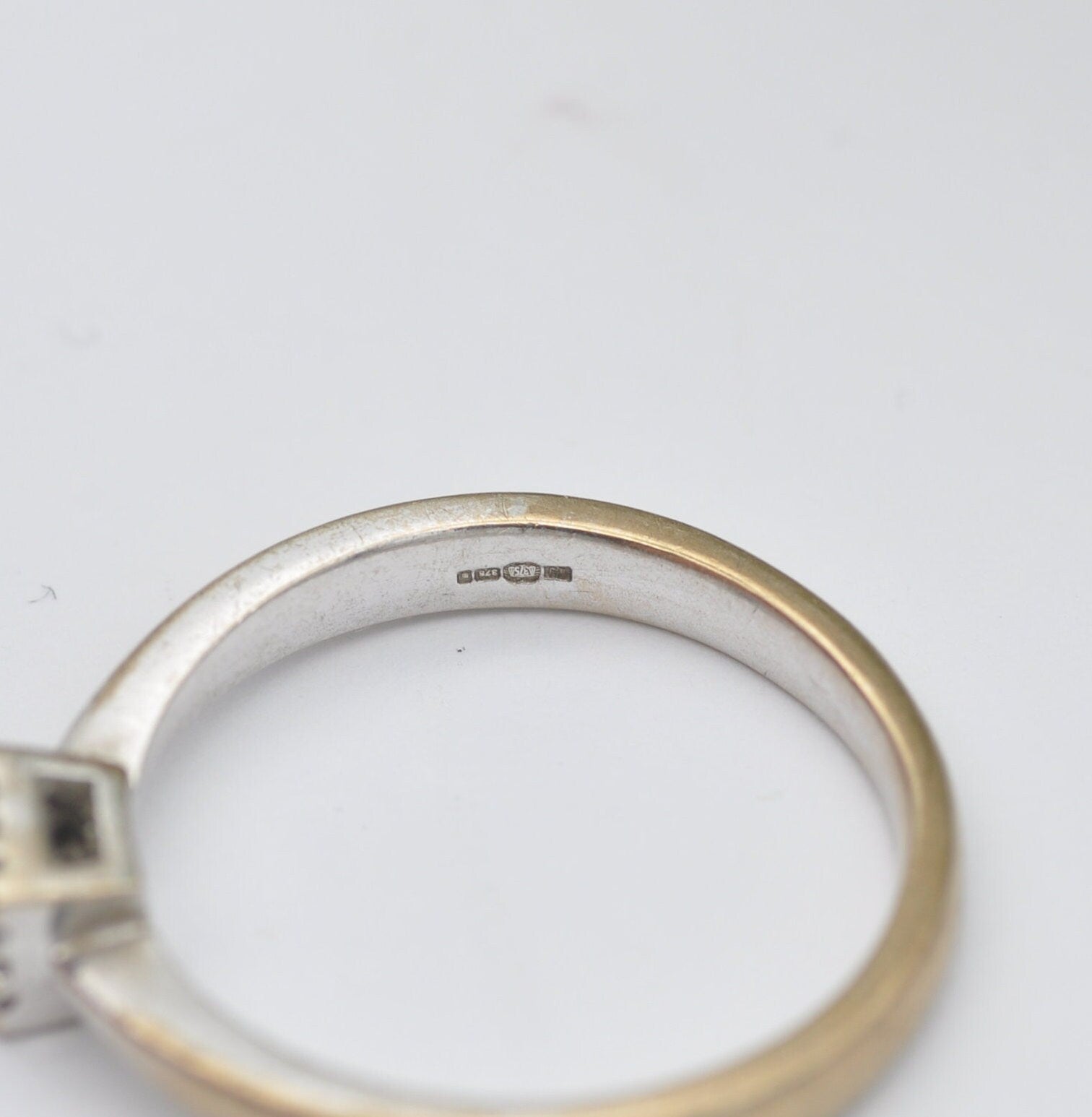 Vintage 9ct White Gold Diamond Engagement Ring - 0.15 Carats | UK Size - O | US Size - 7