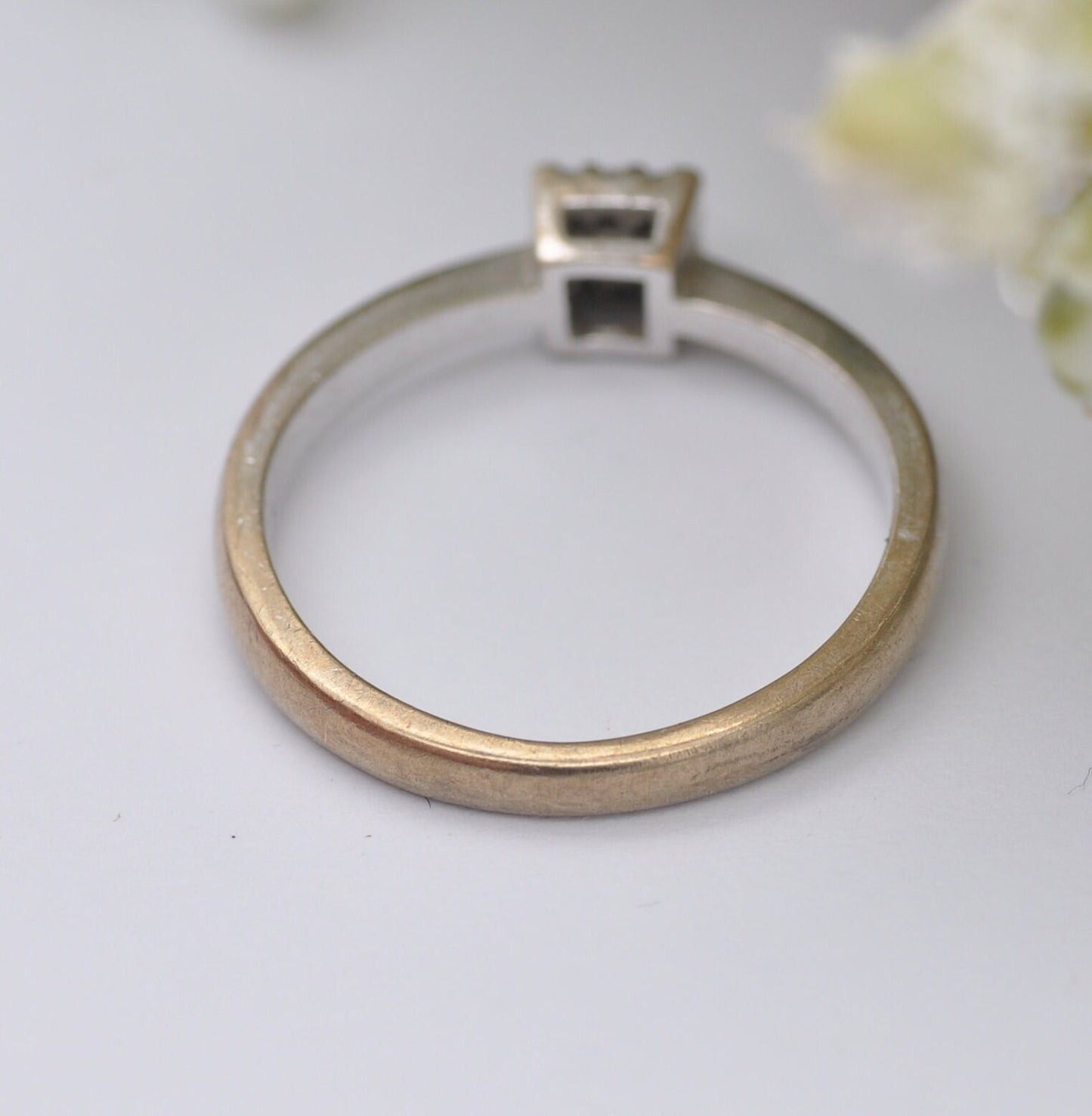 Vintage 9ct White Gold Diamond Engagement Ring - 0.15 Carats | UK Size - O | US Size - 7