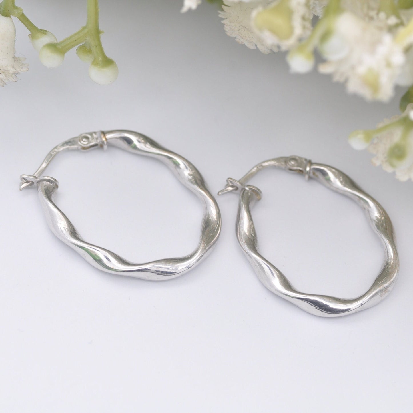 Vintage 9ct White Gold Hoop Earrings - Twisted Oval Hoops