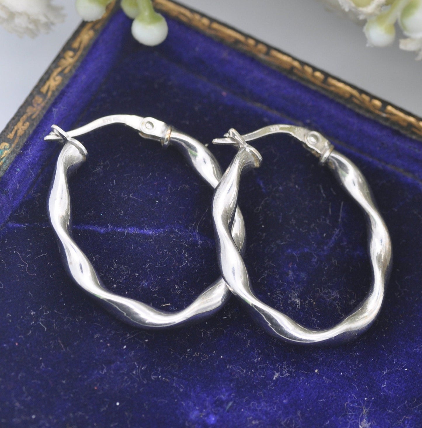 Vintage 9ct White Gold Hoop Earrings - Twisted Oval Hoops