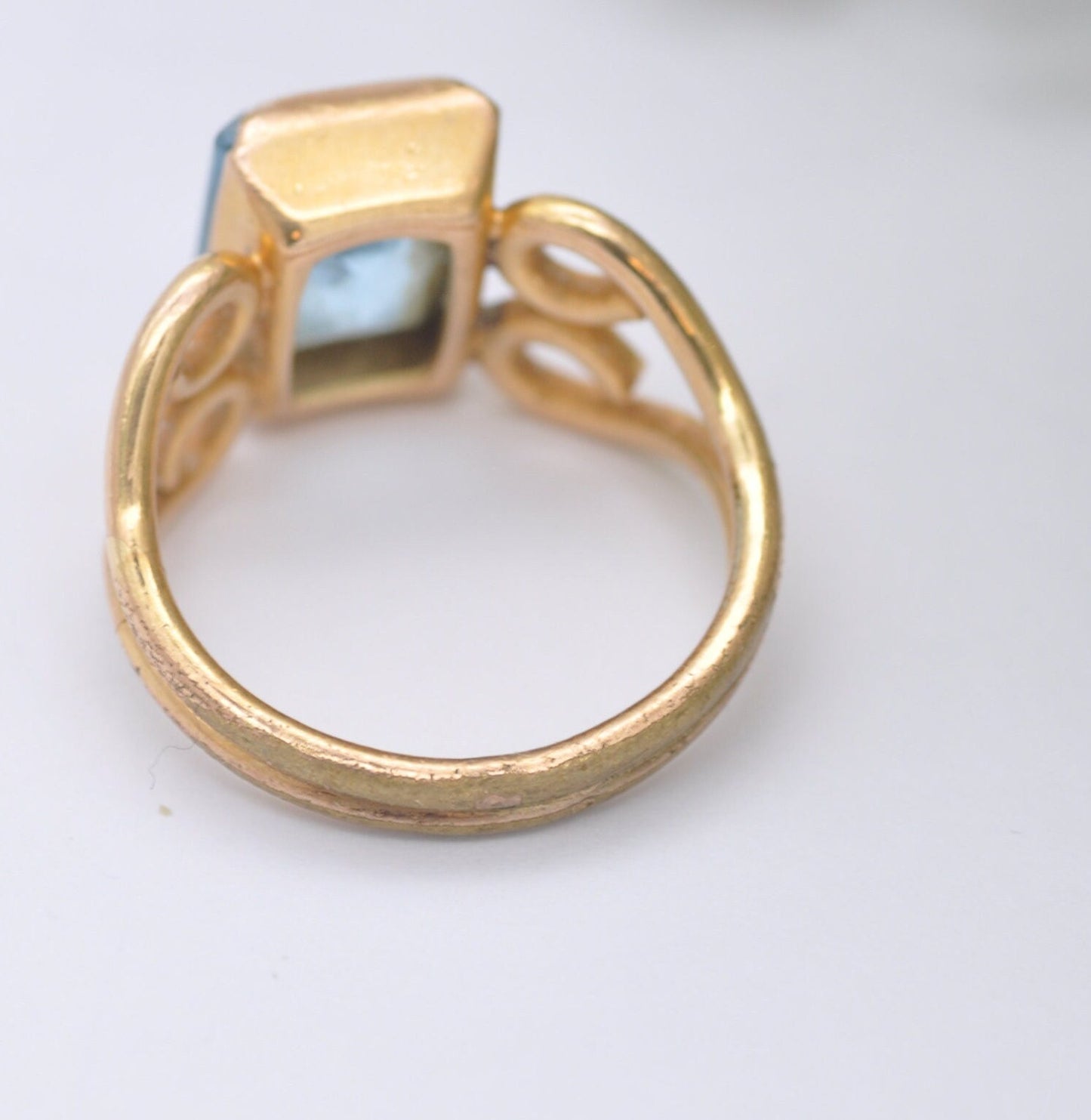 Vintage Rolled Gold Ring with Blue Paste Stone - Scrolling Heart Shoulders | UK Size - J | US Size - 4 3/4