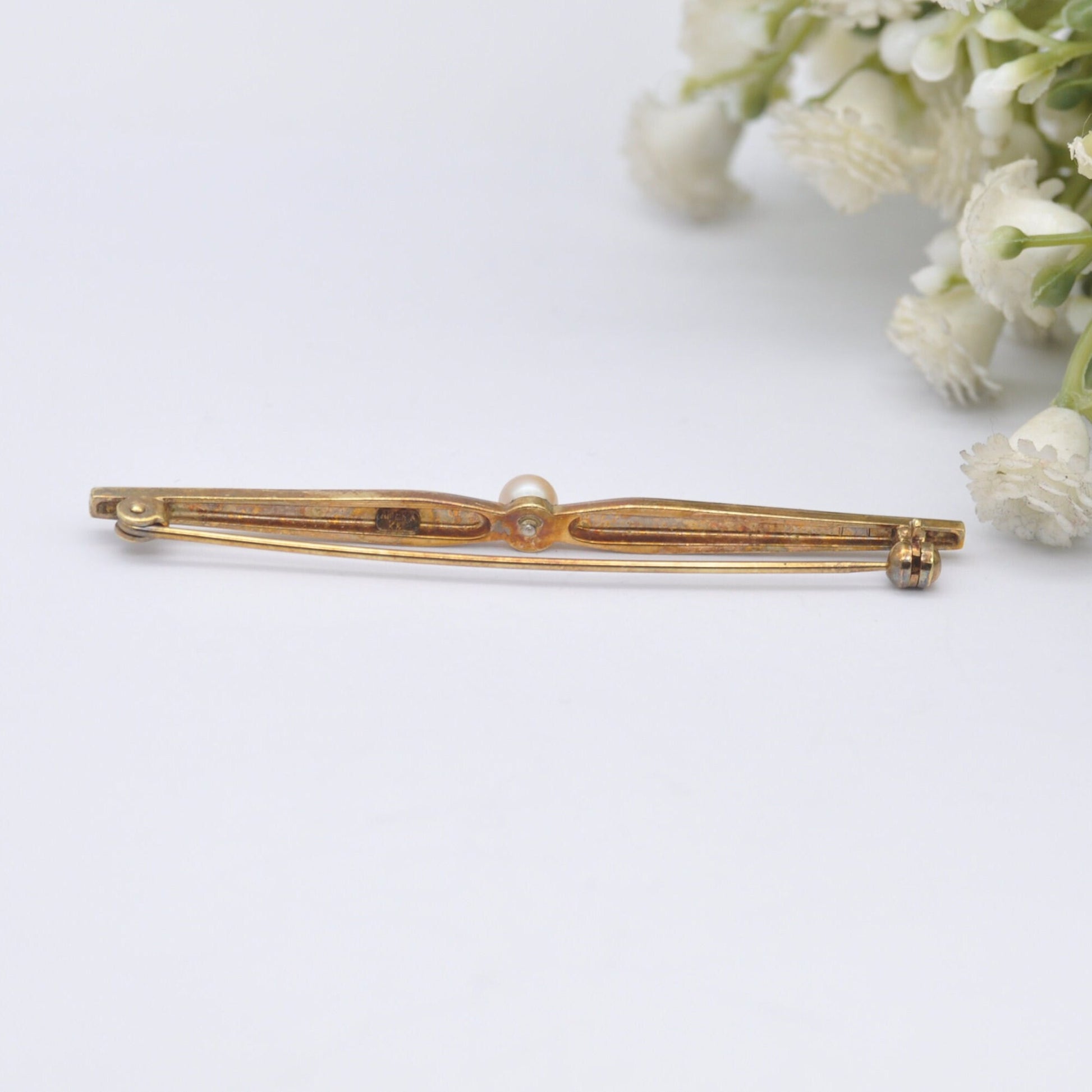 Vintage Kordes and Lichtenfels Rolled Gold Bar Brooch with an Imitation Pearl - K&L Designer | Amerik