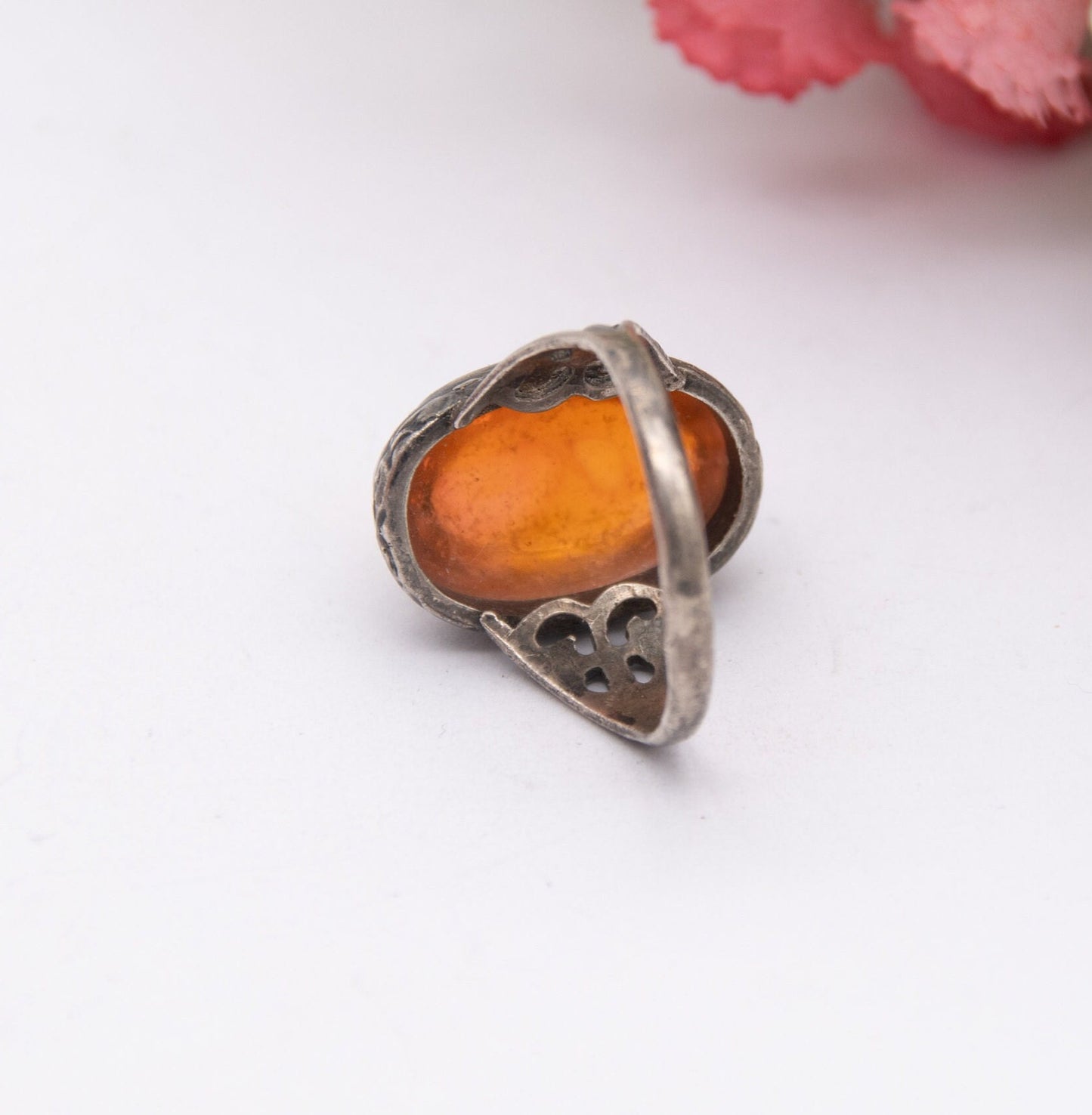 Vintage Sterling Silver Orange Glass Ring - Colourful Iridescent Rainbow Stone | Ornate Engraved Bezel | UK Size - N | US Size - 6 3/4