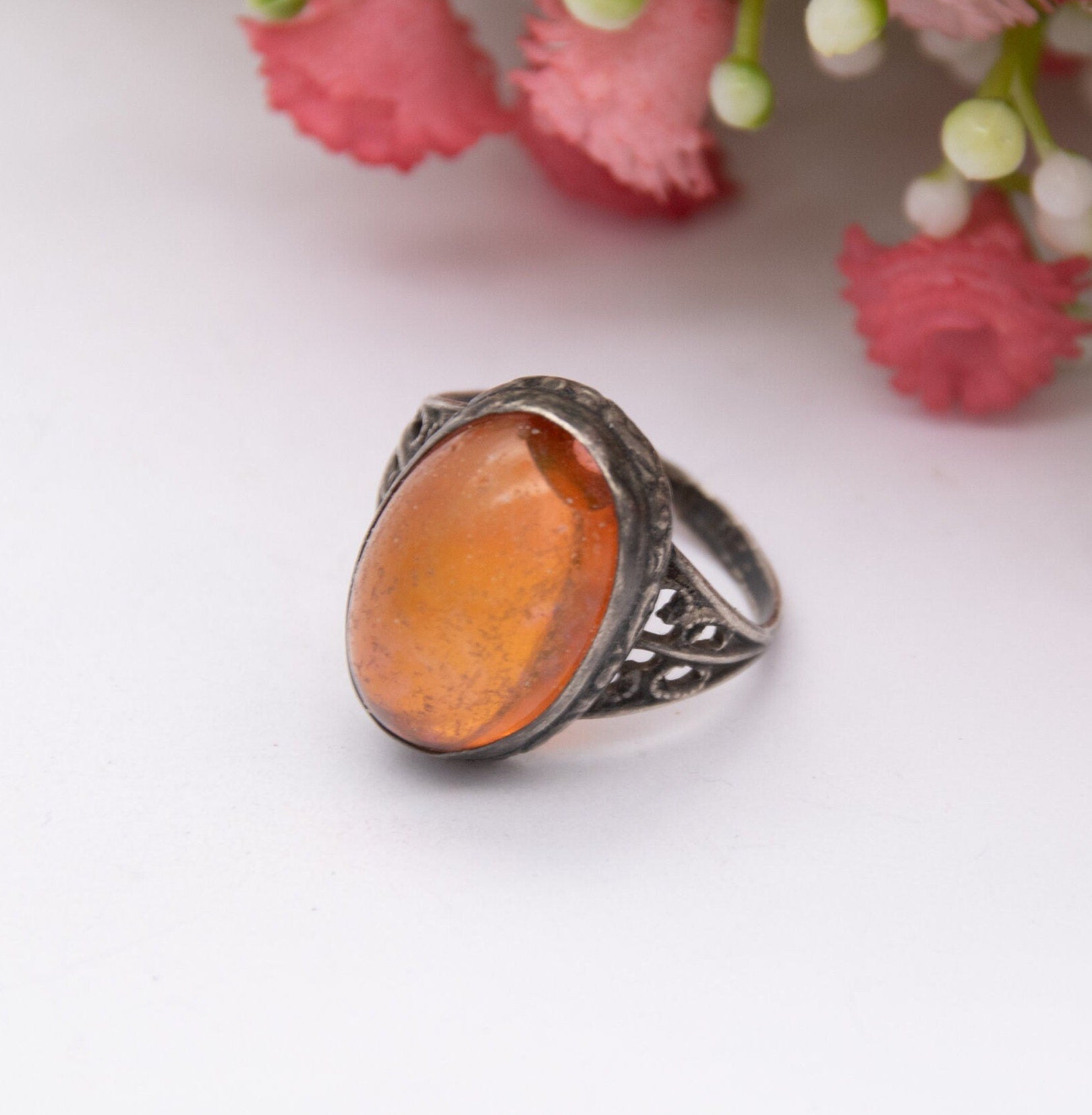 Vintage Sterling Silver Orange Glass Ring - Colourful Iridescent Rainbow Stone | Ornate Engraved Bezel | UK Size - N | US Size - 6 3/4