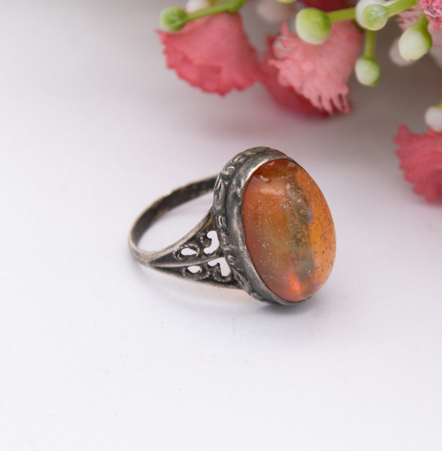 Vintage Sterling Silver Orange Glass Ring - Colourful Iridescent Rainbow Stone | Ornate Engraved Bezel | UK Size - N | US Size - 6 3/4