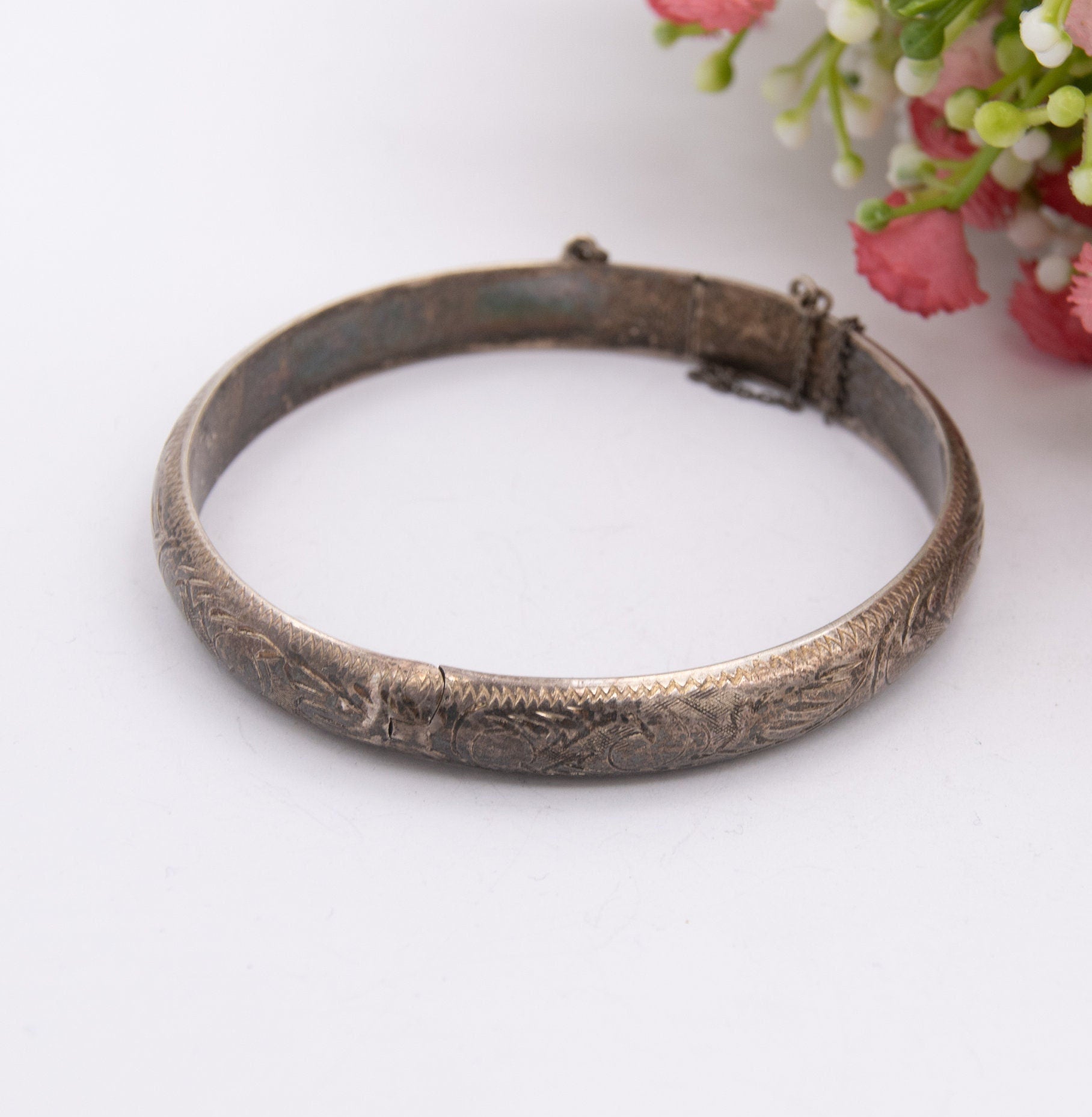 Vintage Sterling Silver Bangle Bracelet with Engraved Floral Scrolling Pattern
