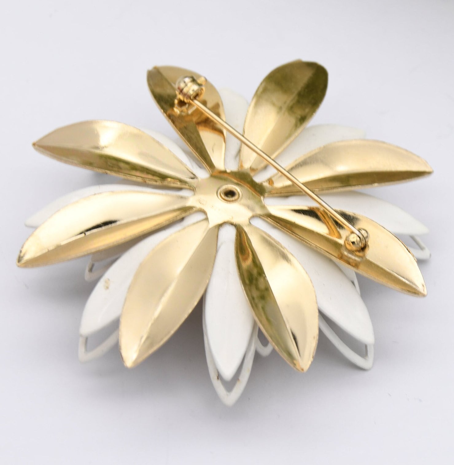 Vintage Sarah Coventry Flower Brooch - Enamel White and Gold Tone | Statement Branded Costume Jewellery