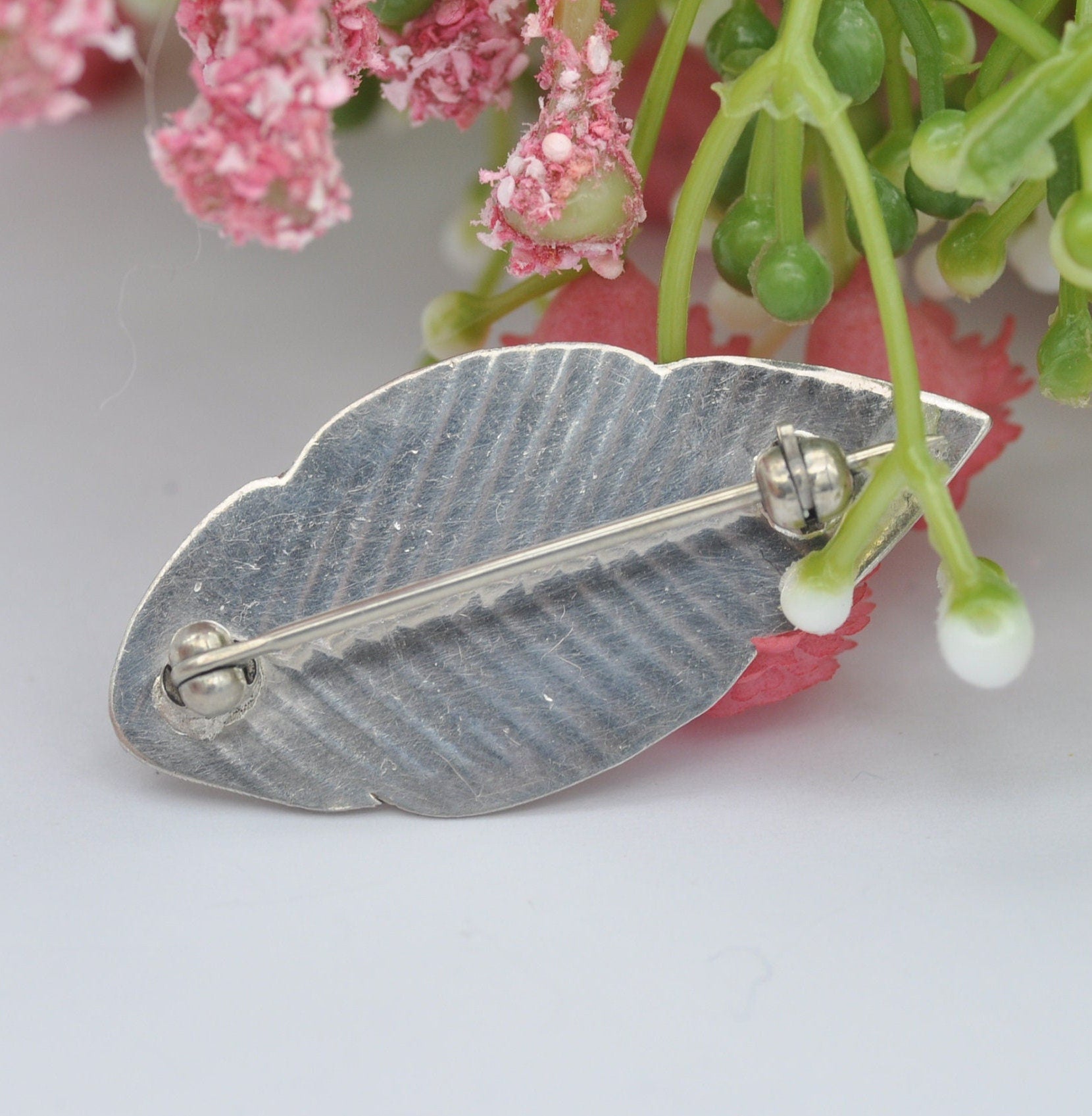 Vintage Sterling Silver Unusual Leaf Brooch - Textured Leaf Design | Ants Walking