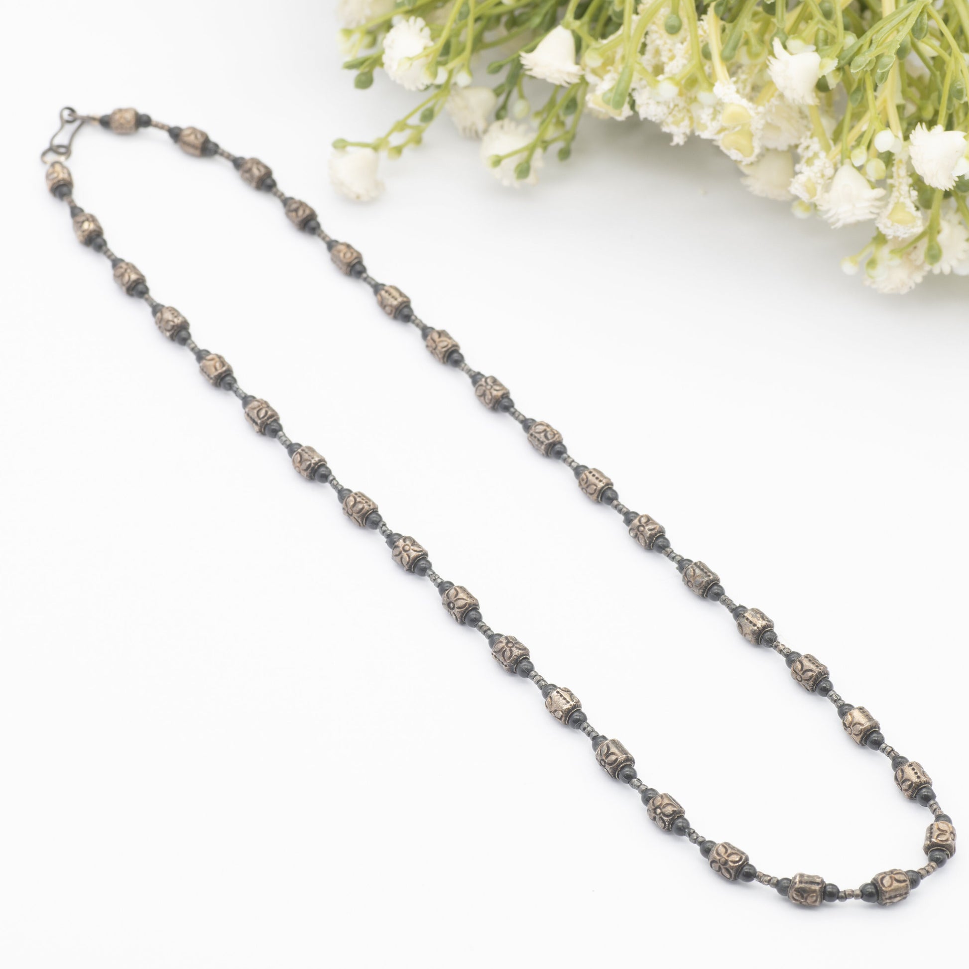 Sterling Silver Clasp Flower Bead Necklace - 1990s Boho Choker Length 17" 43cm