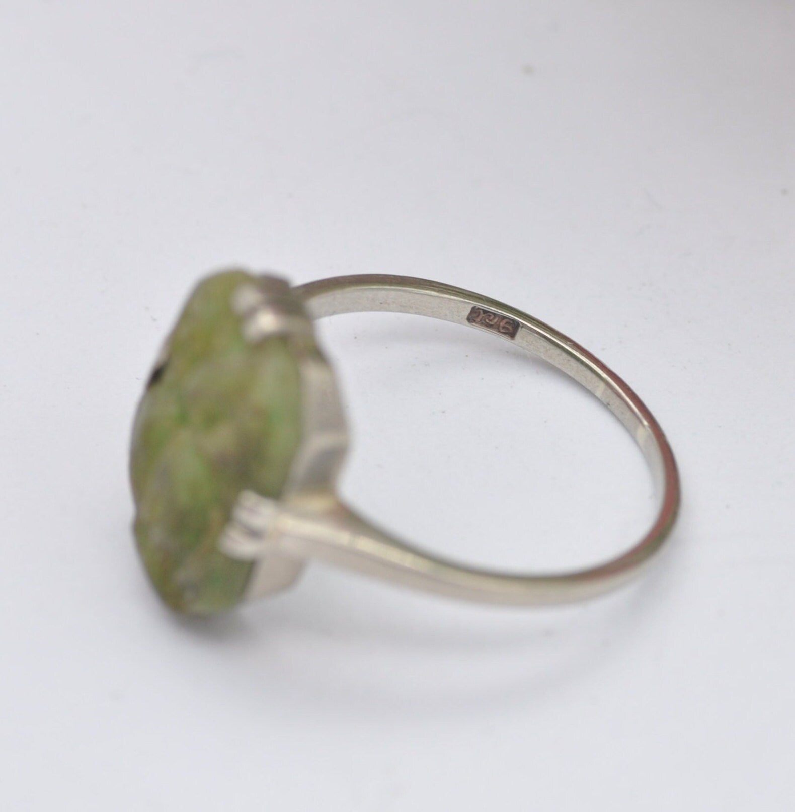 Antique Art Deco 9ct White Gold Ring with Early Plastic Green Stone - Unusual Egyptian Revival Style | UK Size - N | US Size - 6 3/4