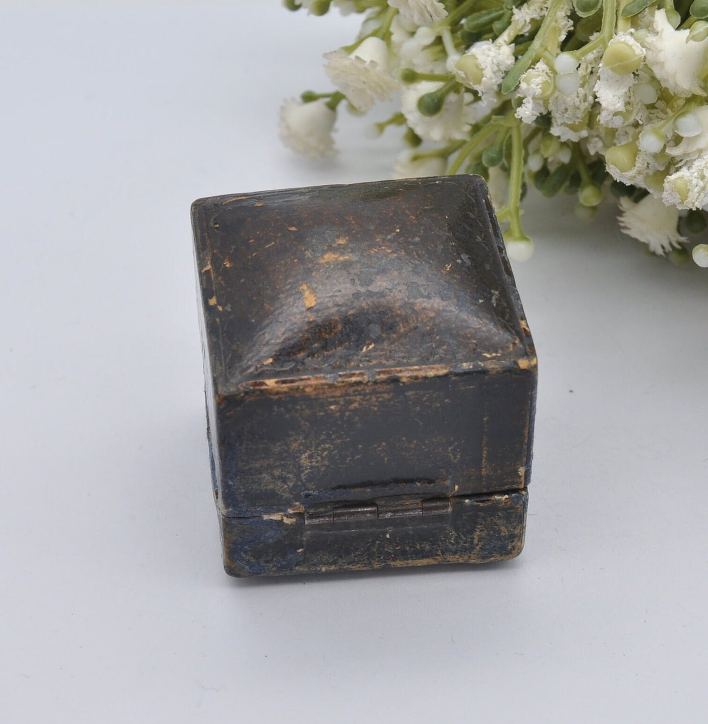 True Vintage Ring Box - Crouch Jewellers of High Arcade Cardiff | Silk and Velvet Lined