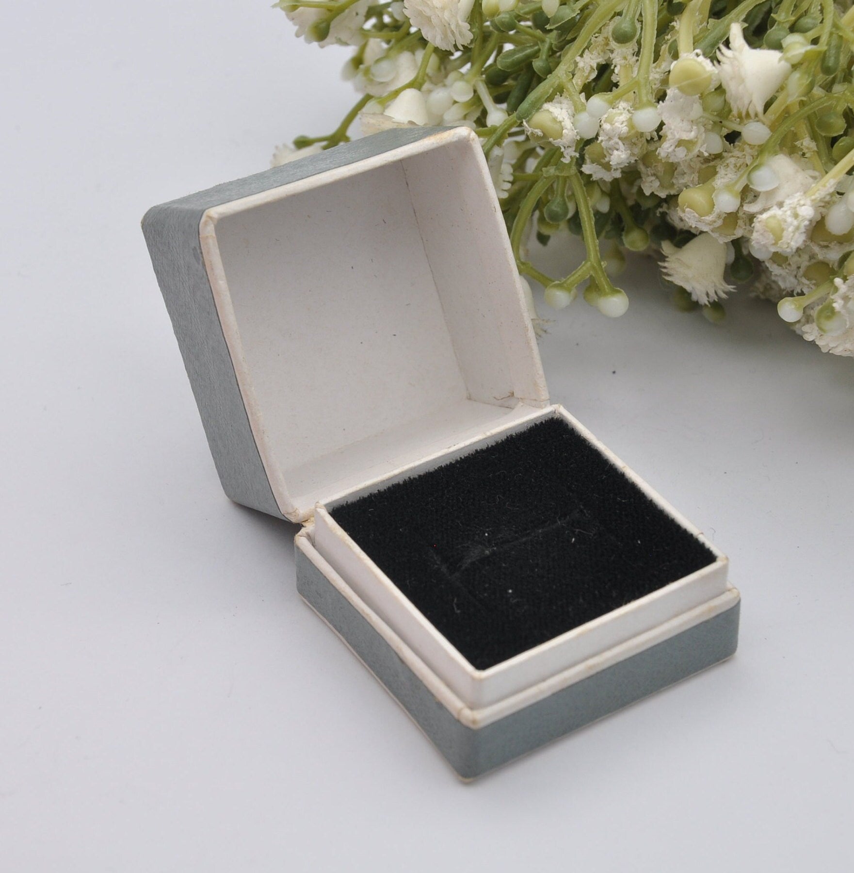 Vintage Blue and Gold Ring Box Carboard Box - Barbara Cattle Jeweller & Silversmith | 65 Stonegate York