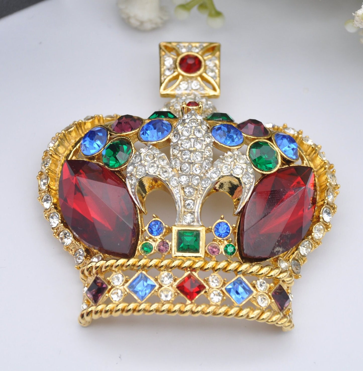 Vintage Butler & Wilson Crown Brooch in Original Box - Sparkly Rhinestone Crystals | Large Statement Costume Jewellery | 20534 | Gold Tone