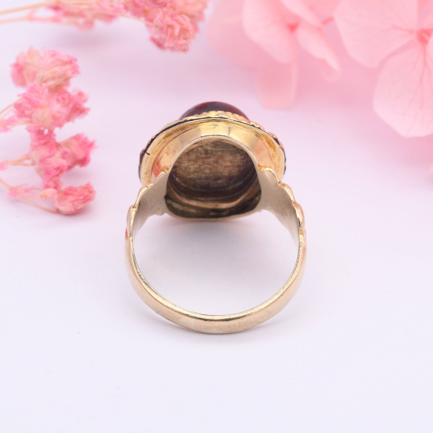 Vintage 9ct Gold Victorian Revival Ring 1973 by CPS - Ornate Statement Piece | Unusual Cabochon Red Stone | UK Size - P 1/2 | US Size - 8