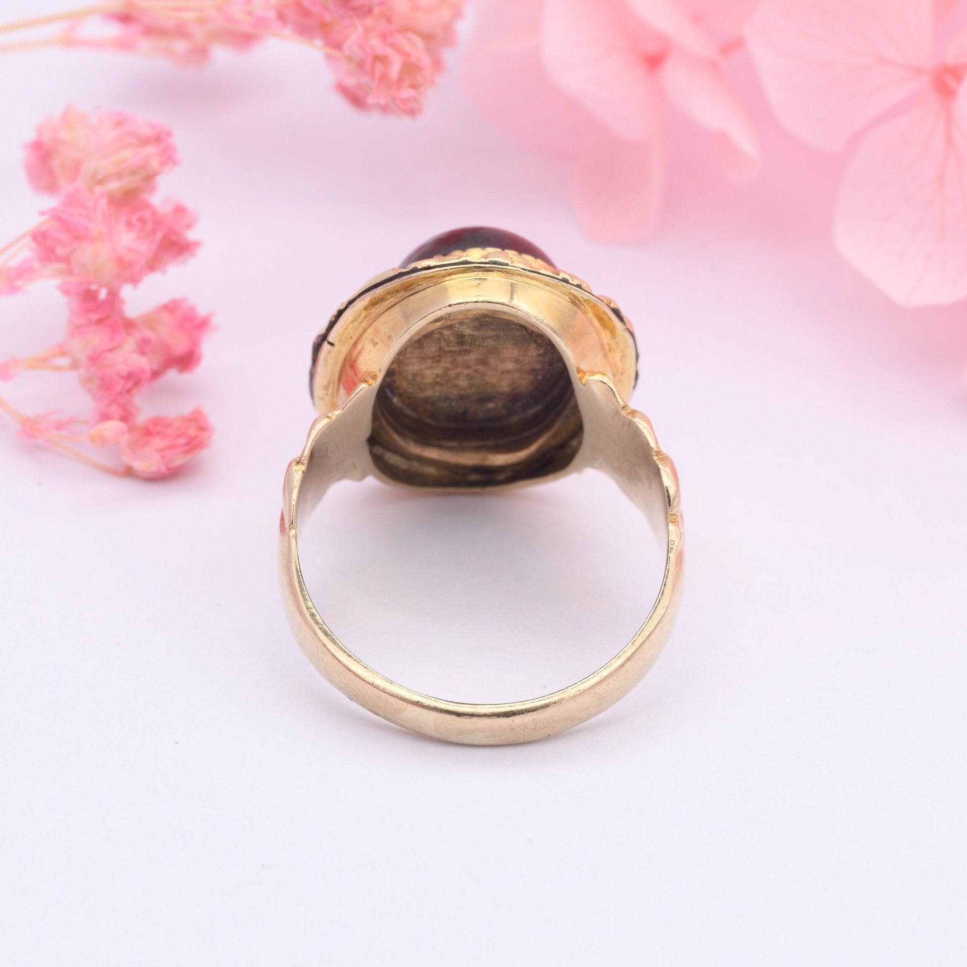 Vintage 9ct Gold Victorian Revival Ring 1973 by CPS - Ornate Statement Piece | Unusual Cabochon Red Stone | UK Size - P 1/2 | US Size - 8