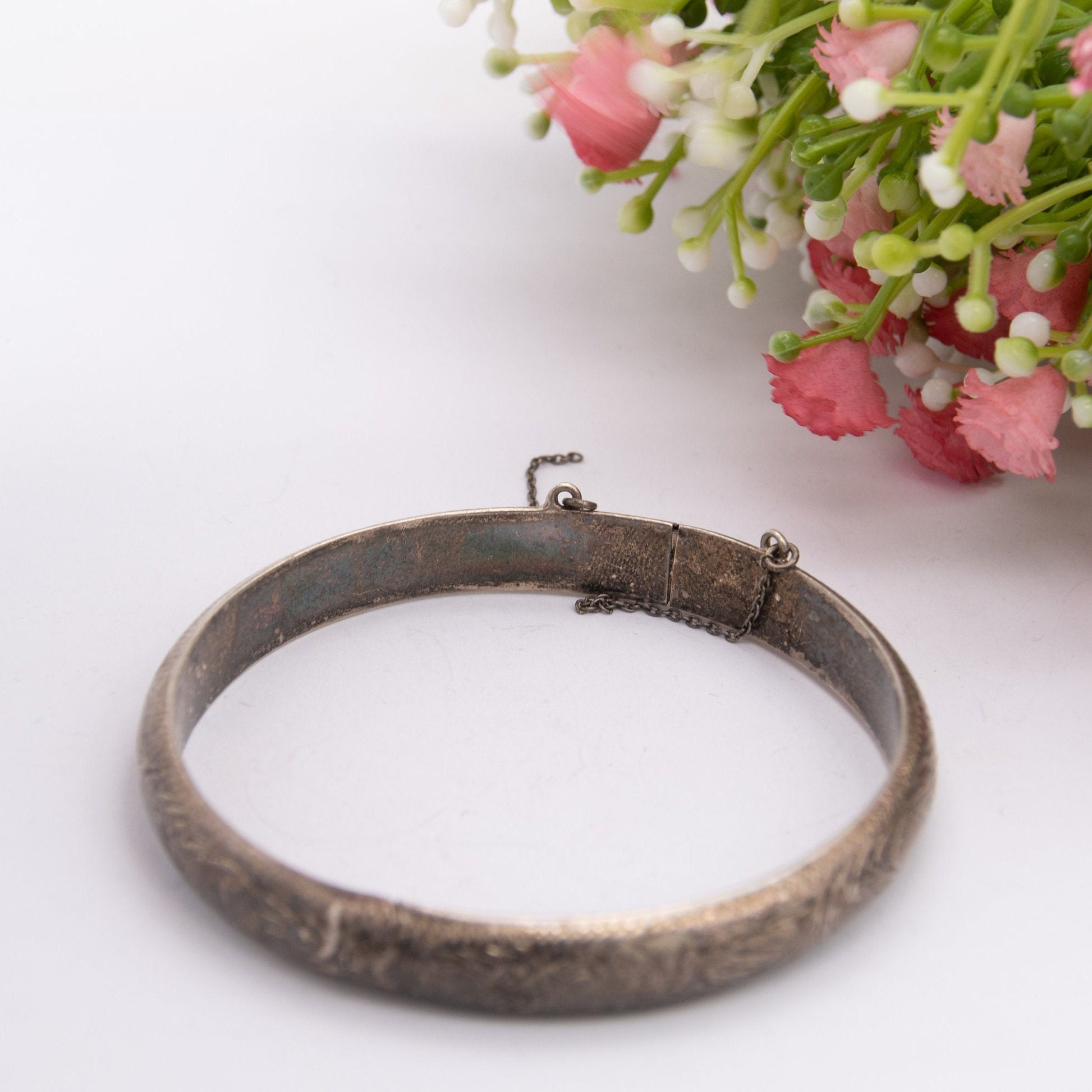 Vintage Sterling Silver Bangle Bracelet with Engraved Floral Scrolling Pattern