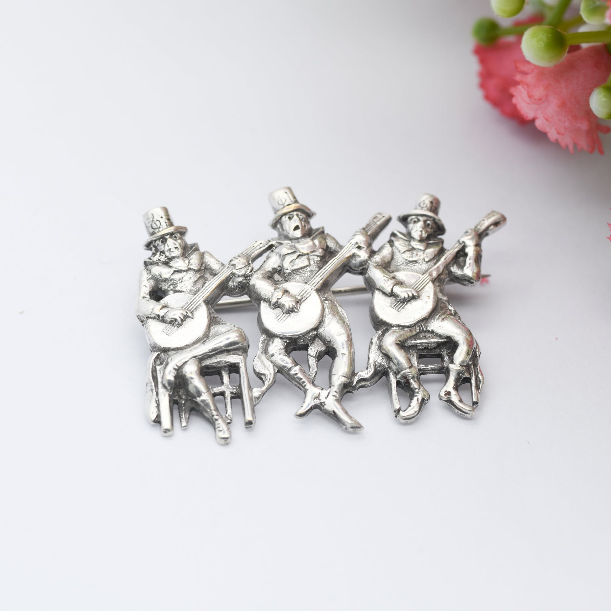 Antique Three Musicians Brooch Silver Plated - Men Playing Banjo Mandolin | Busking Band