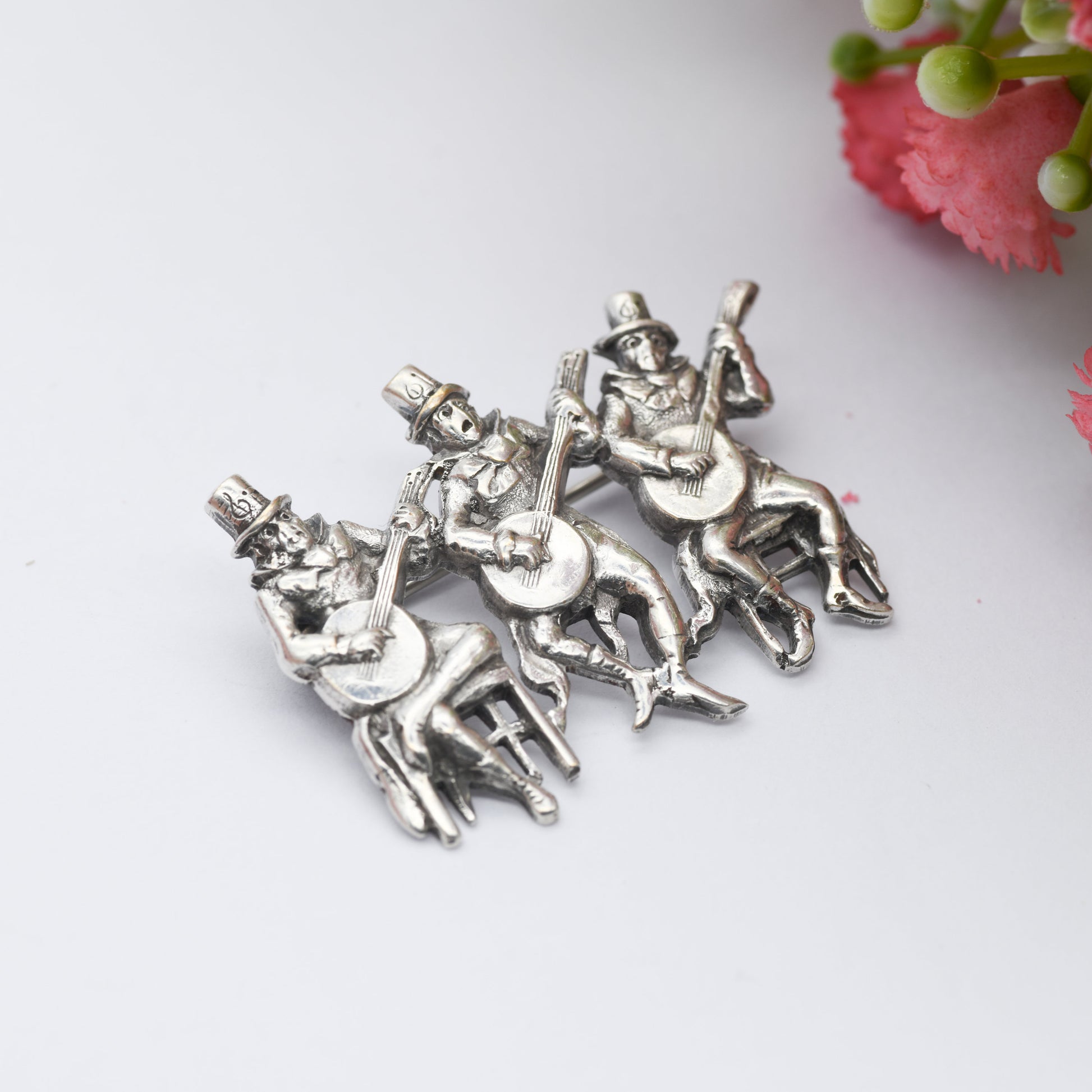 Antique Three Musicians Brooch Silver Plated - Men Playing Banjo Mandolin | Busking Band