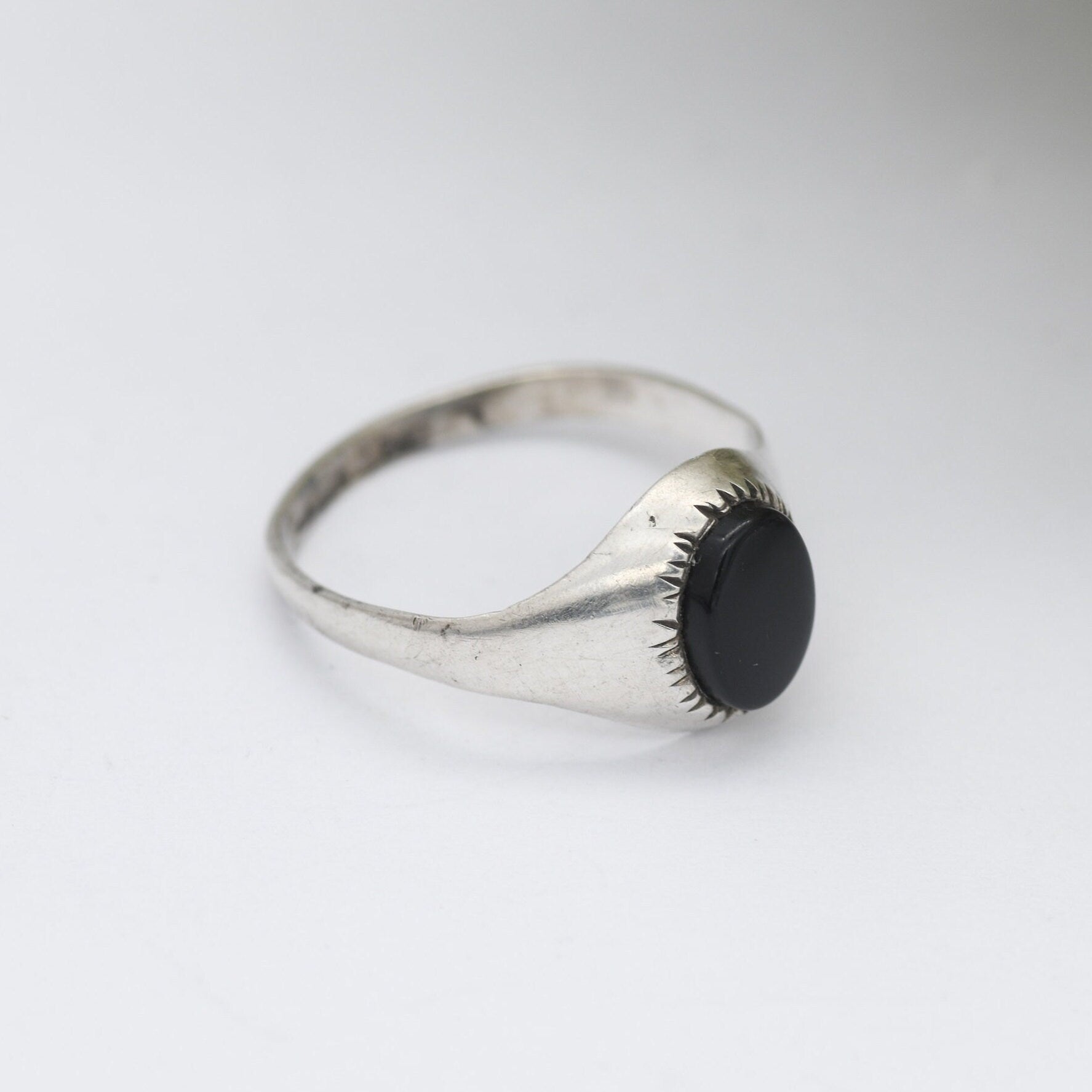 Vintage Sterling Silver Onyx Signet Ring - Unisex Oval Stone Ring | UK Size - O | US Size - 7 1/4