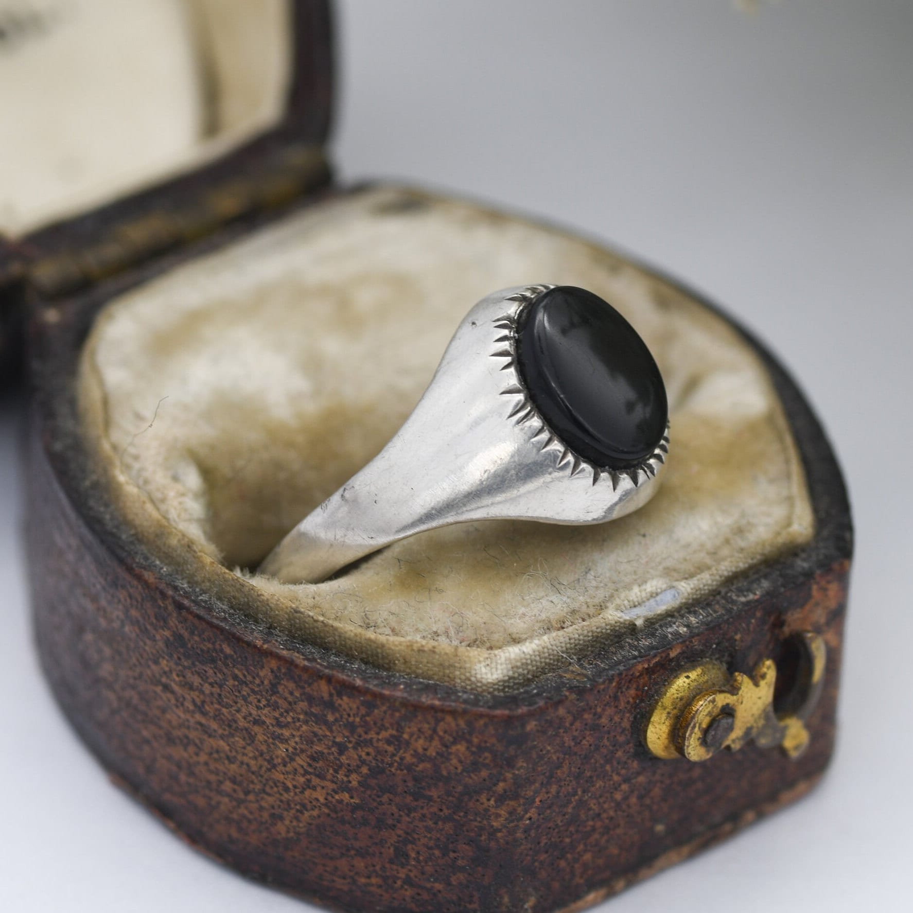 Vintage Sterling Silver Onyx Signet Ring - Unisex Oval Stone Ring | UK Size - O | US Size - 7 1/4