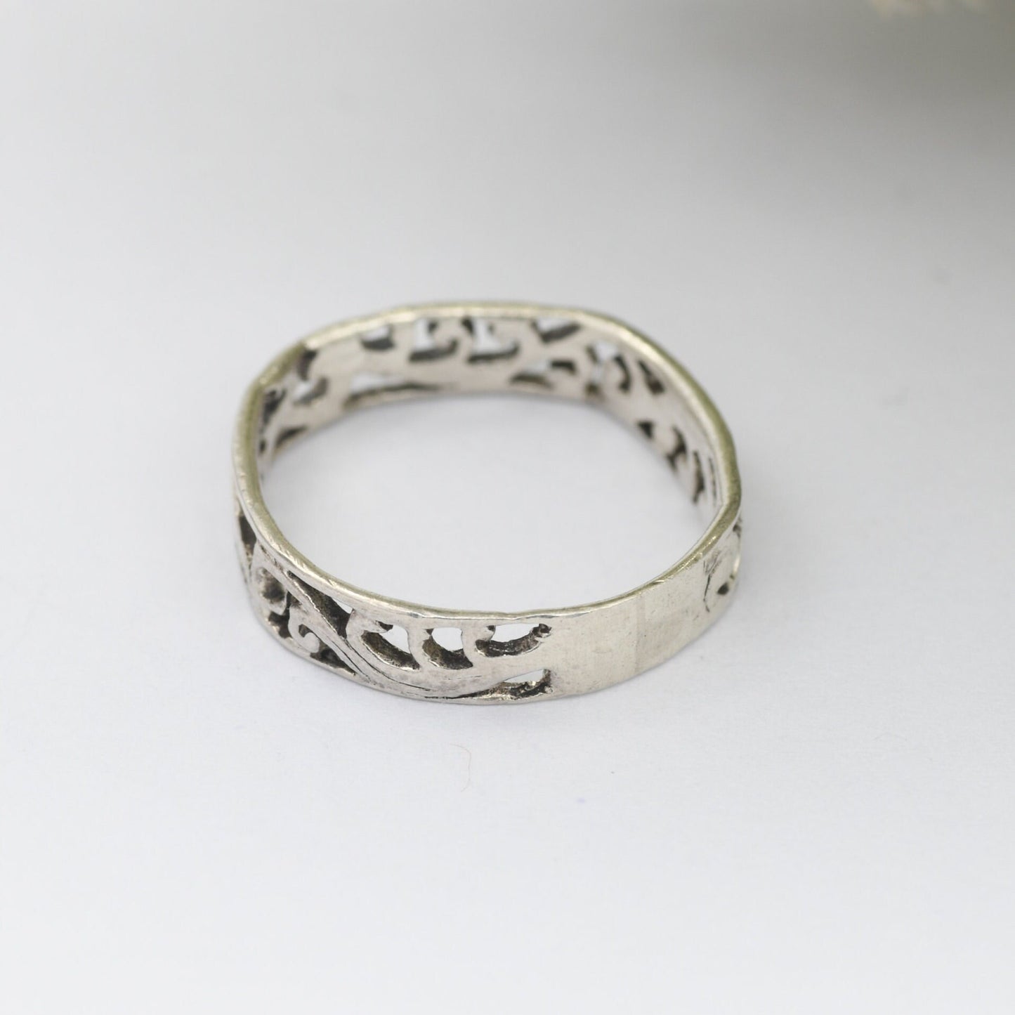 Sterling Silver Openwork Scrolling Band Ring - Small Midi Pinkie Ring | UK Size - J | US Size - 4 3/4