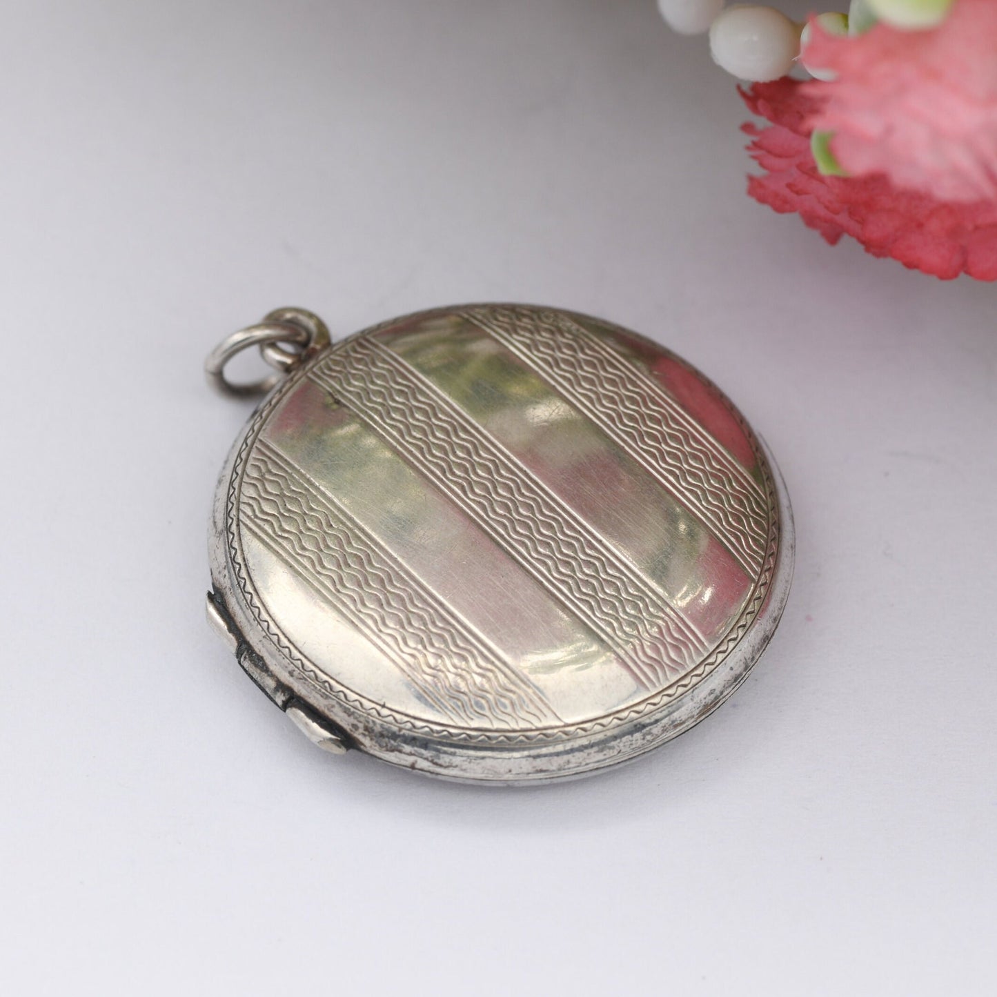 Vintage Sterling Silver Locket Pendant with Engine Turned Stripes - Circle Shape