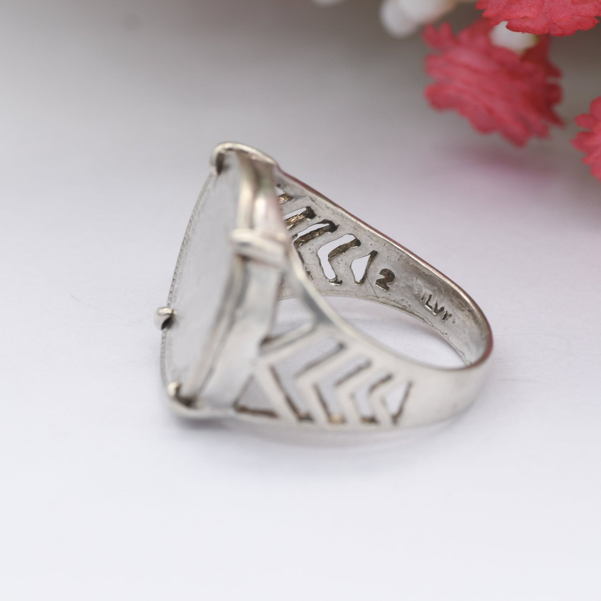 Vintage Sterling Silver George V 3 Pence 1933 Signet Ring - Chunky | English Royal Family Coin Jewellery | UK Size - M | US Size - 6 1/4