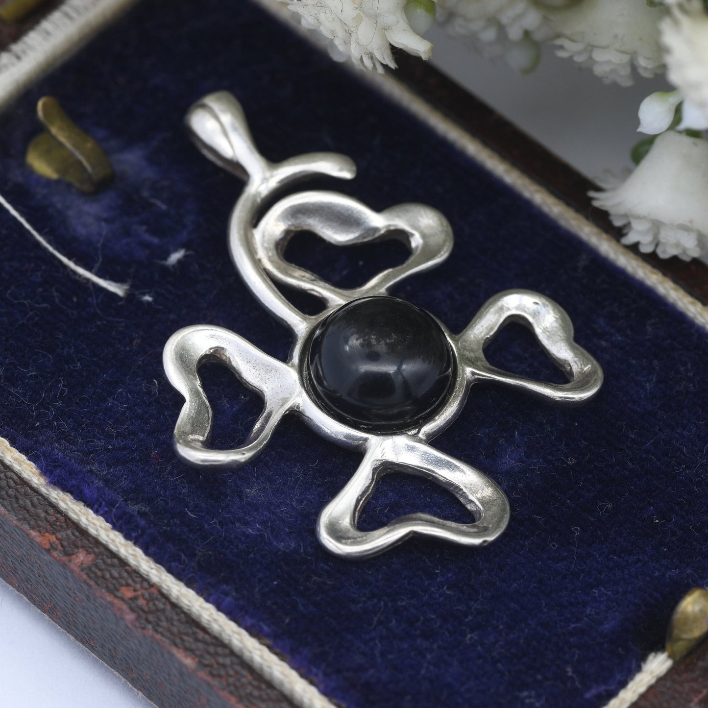 Vintage Sterling Silver Celtic Flower Openwork Pendant with Cabochon Onyx - Abstract Four Leaf Clover