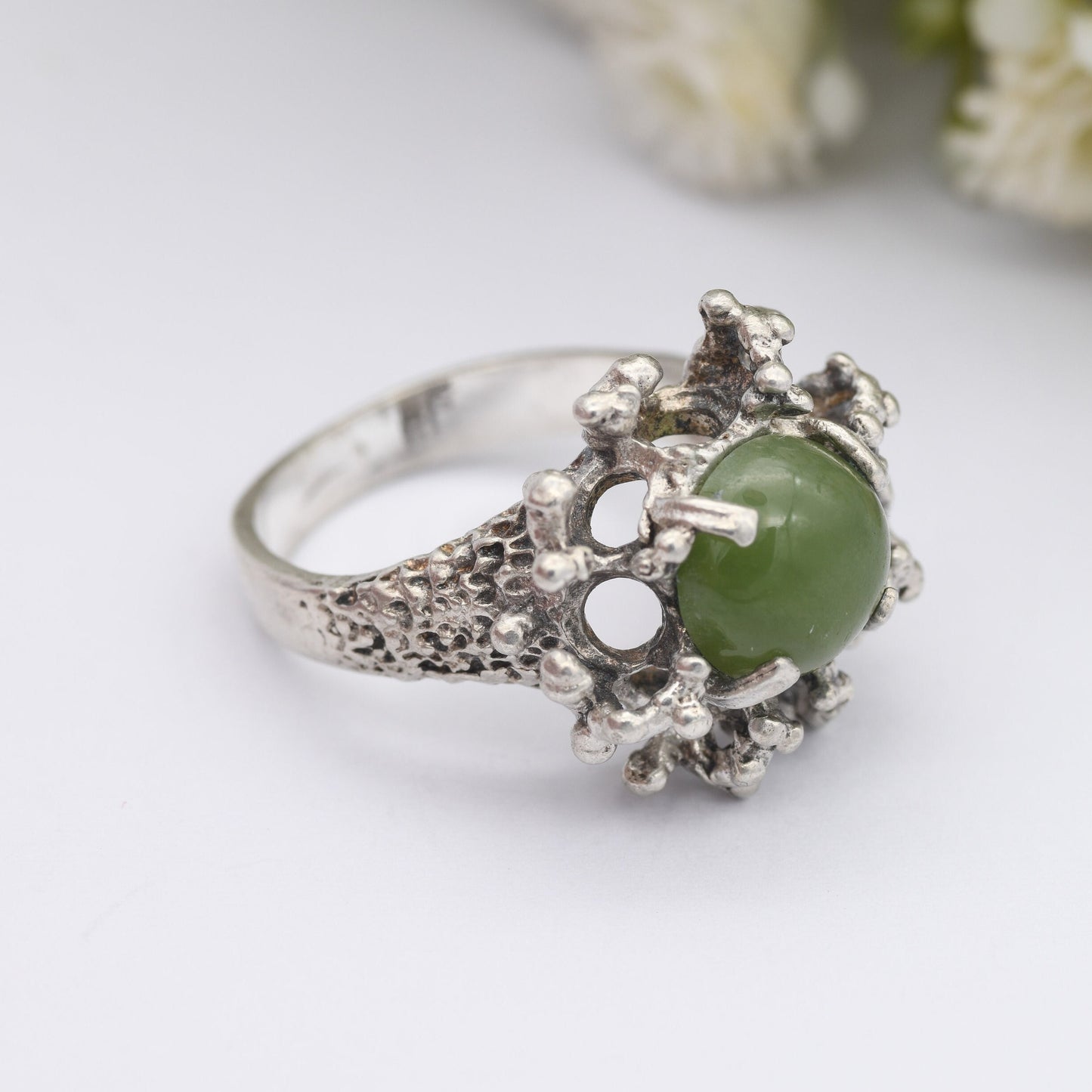 Vintage Brutalist Sterling Silver Sculptural Ring with Green Stone - Chunky Mid-Century Figural Design | UK Size - N 1/2 | US Size - 7