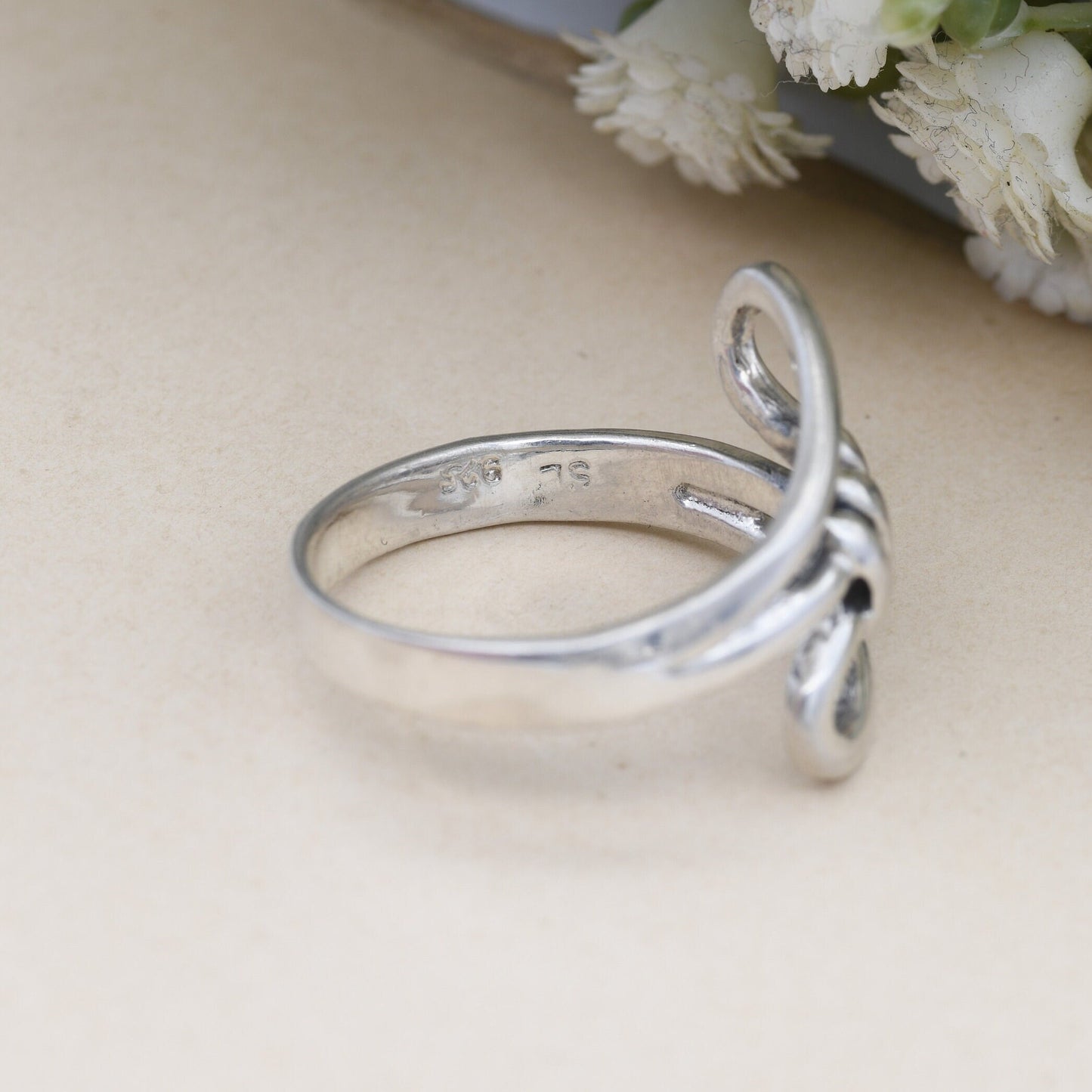 Vintage Sterling Silver Crossed Band Ring - Openwork Knot Design | Minimalist Unisex Silver | Wirework | UK Size - R | US Size - 8 3/4