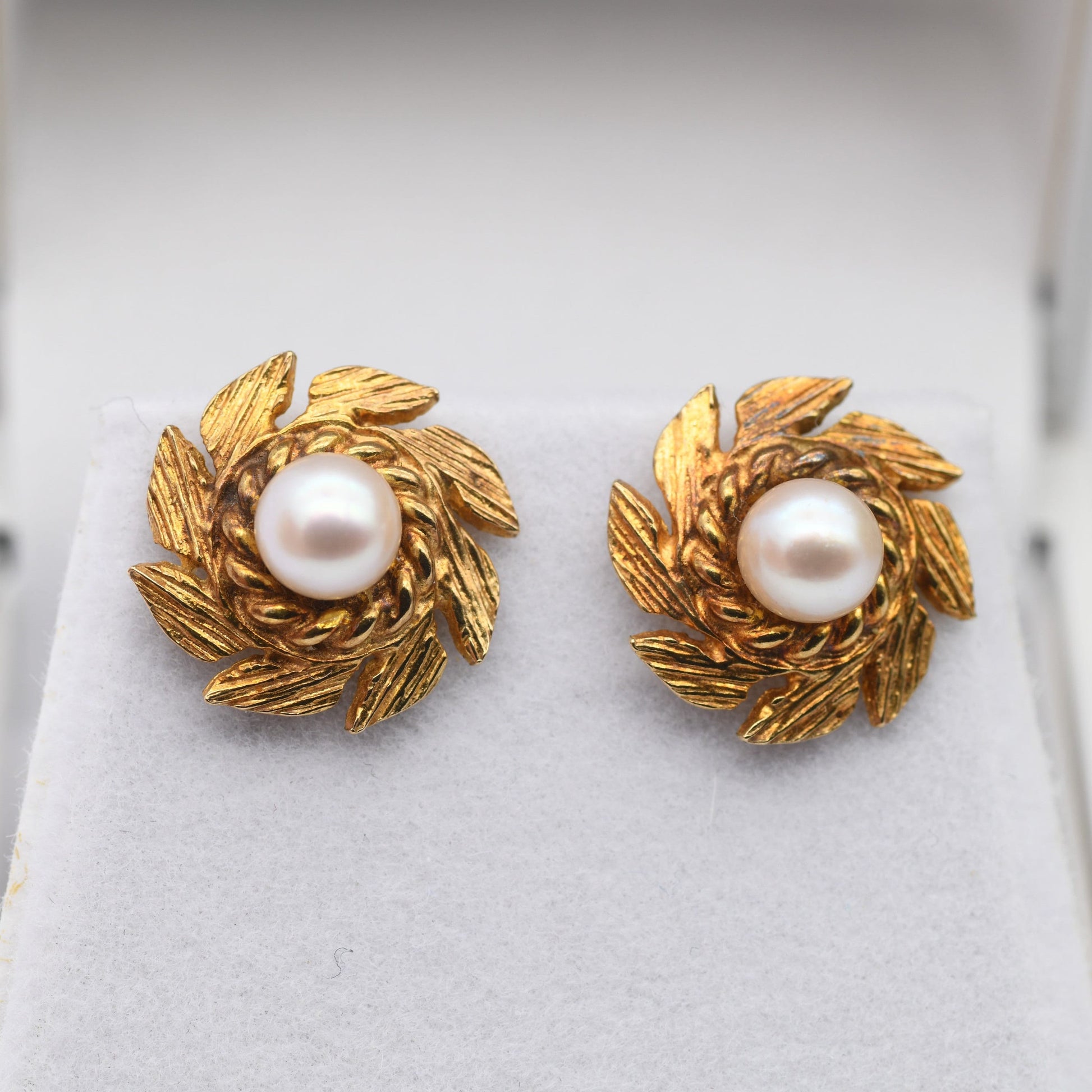 Vintage 9ct Gold Pearl Flower Stud Earrings - Chunky Abstract Flower Design | Textured Mid-Century Gold