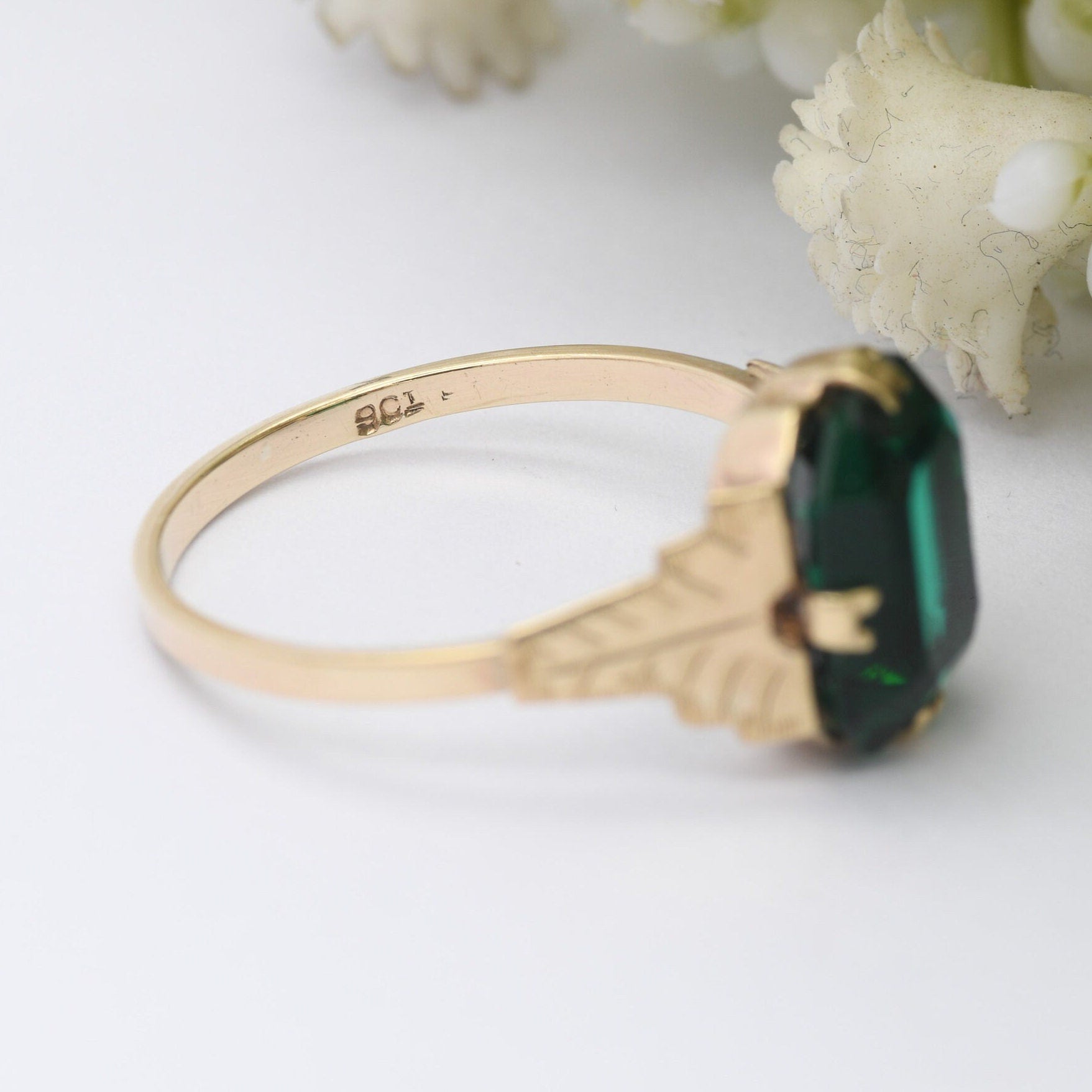 Antique Art Deco 9ct Gold Ring with Green Paste Stone