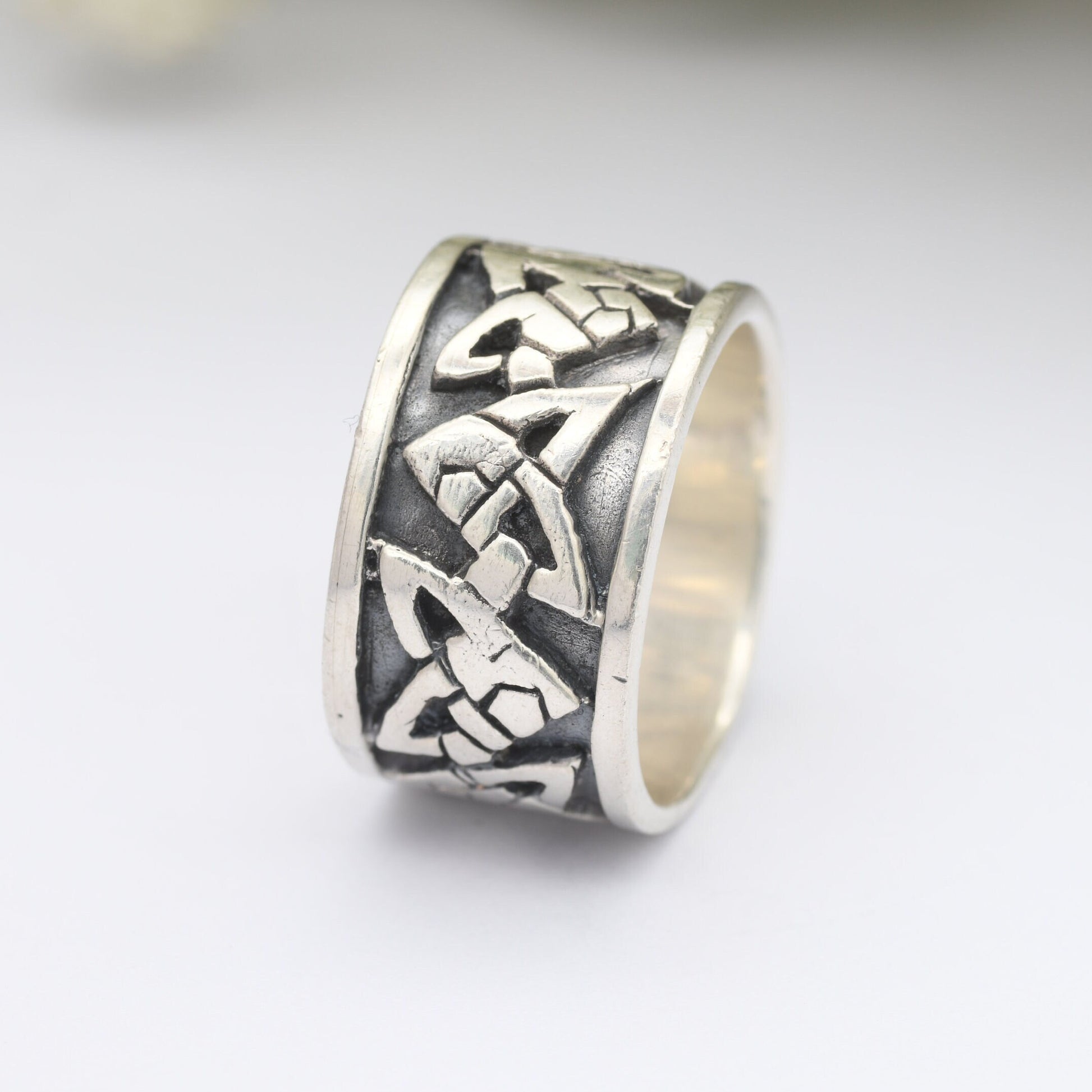 Vintage Sterling Silver Celtic Knot Band Ring