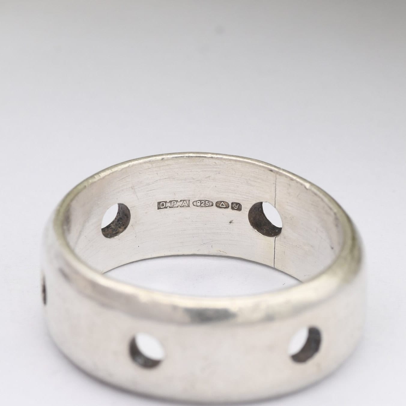 Vintage Sterling Silver Band Ring with Cut Out Circle Design 1998